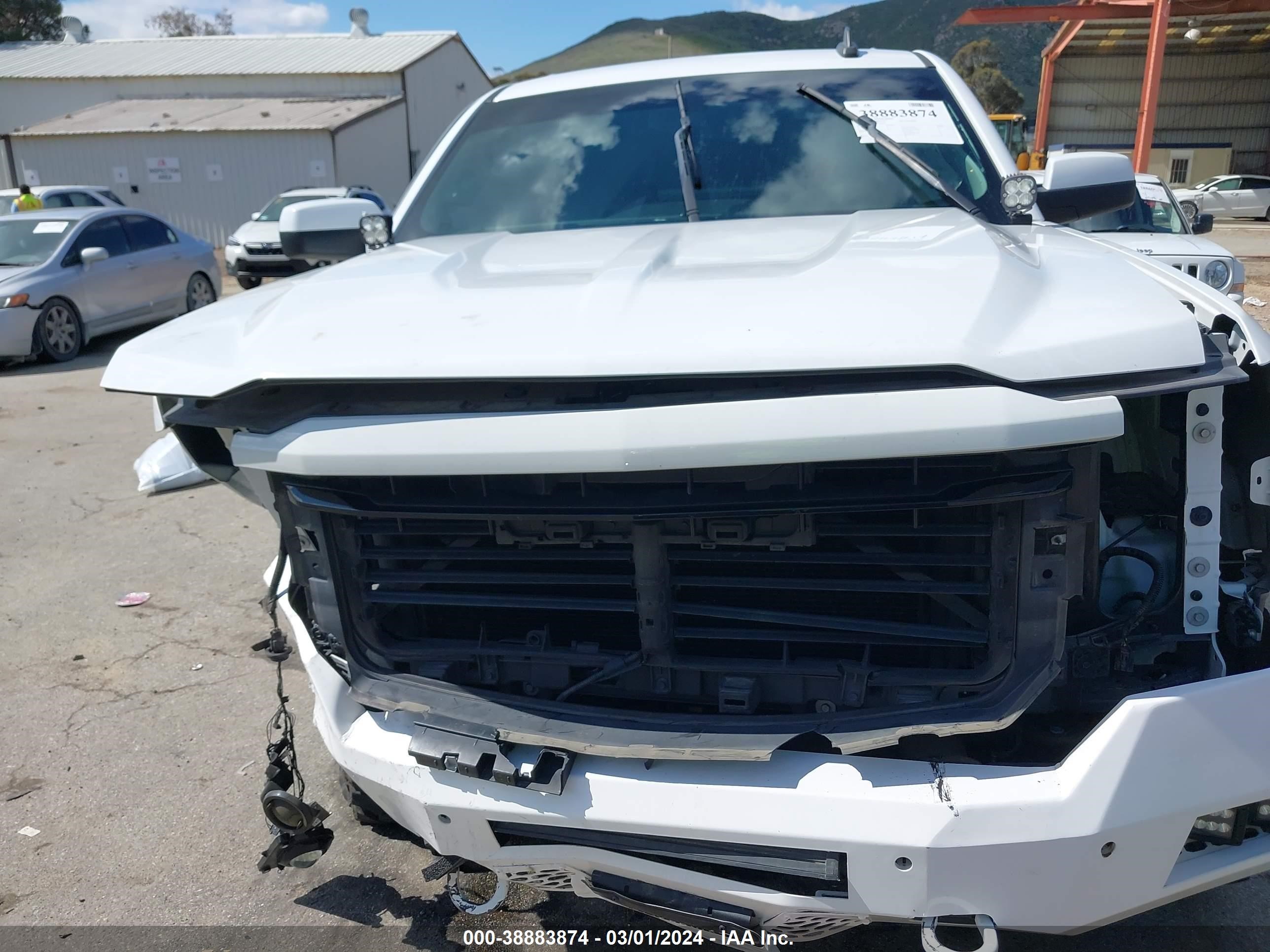 Photo 11 VIN: 2GCVKREC0J1102878 - CHEVROLET SILVERADO 