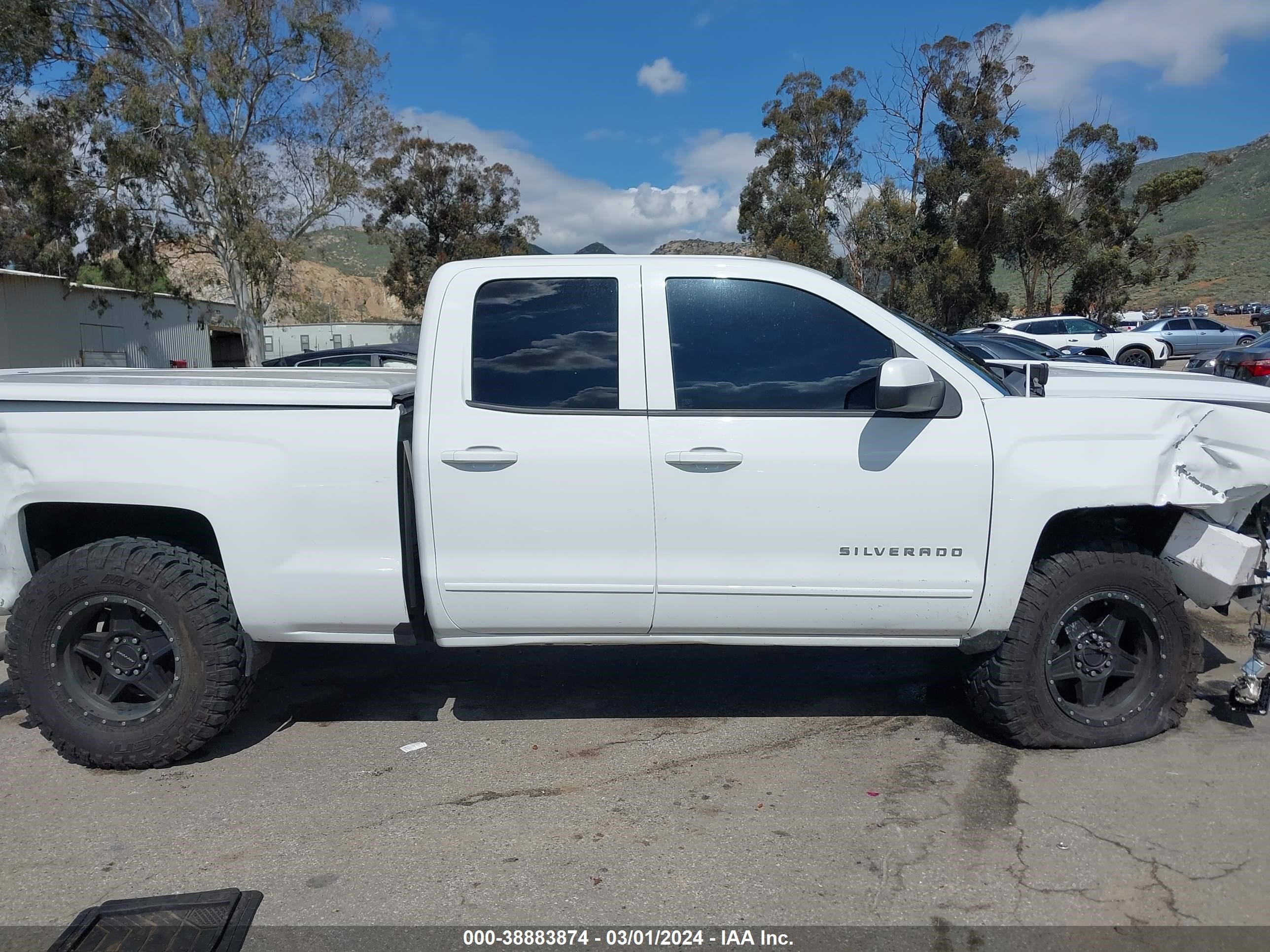 Photo 12 VIN: 2GCVKREC0J1102878 - CHEVROLET SILVERADO 