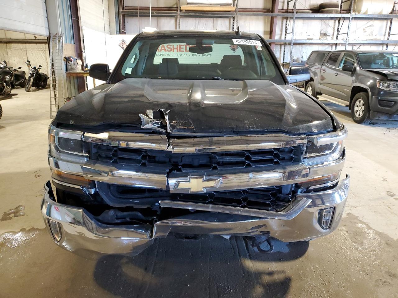 Photo 4 VIN: 2GCVKREC5J1109003 - CHEVROLET SILVERADO 