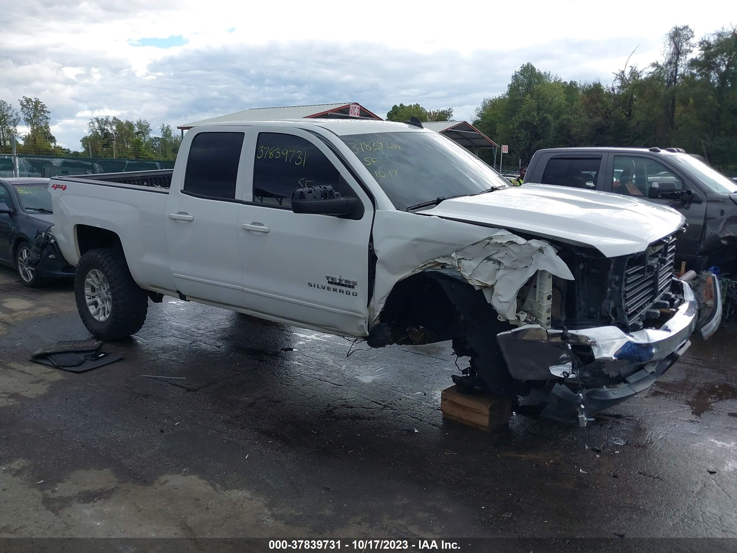 Photo 0 VIN: 2GCVKRECXJ1107232 - CHEVROLET SILVERADO 