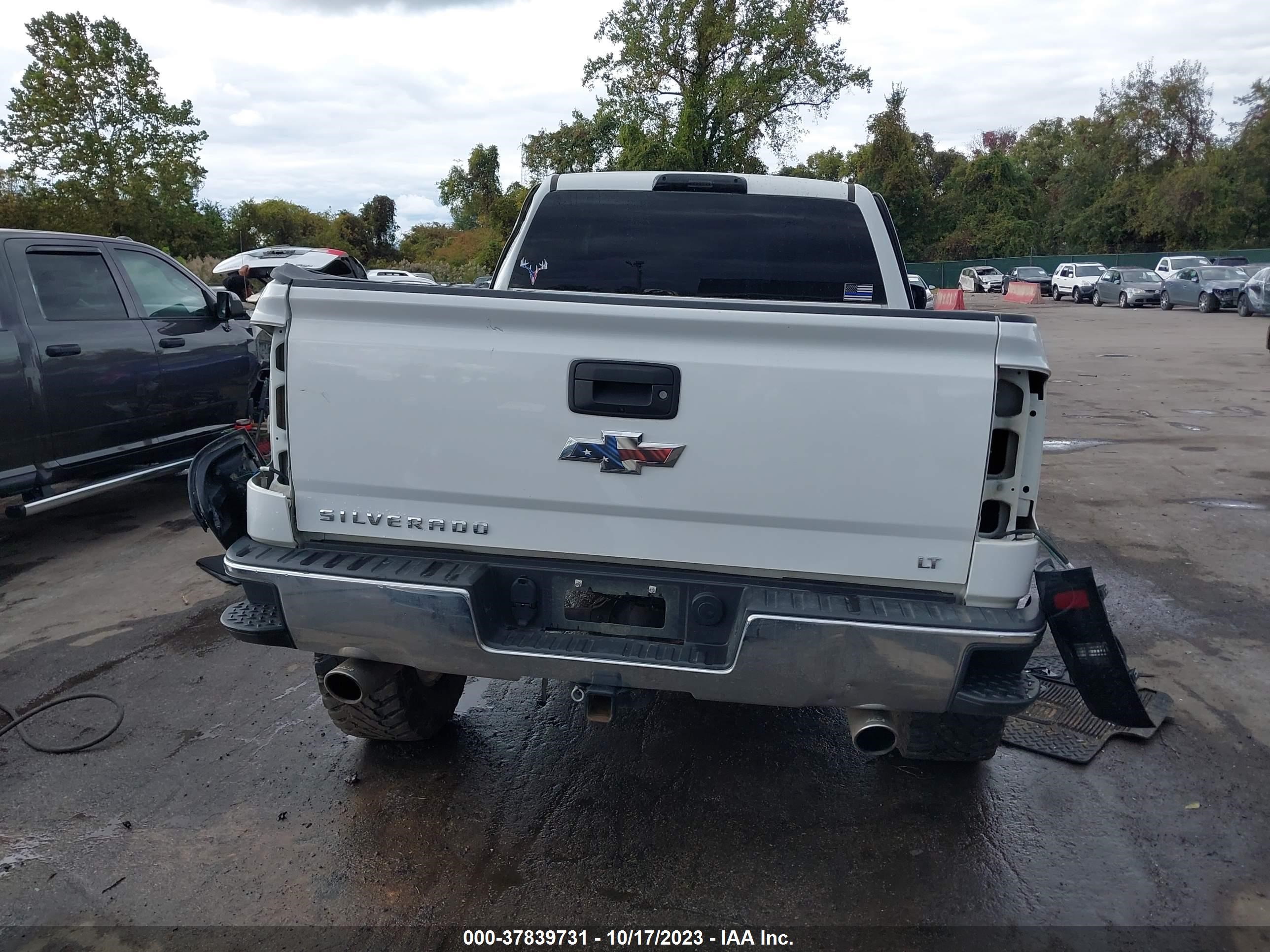 Photo 16 VIN: 2GCVKRECXJ1107232 - CHEVROLET SILVERADO 