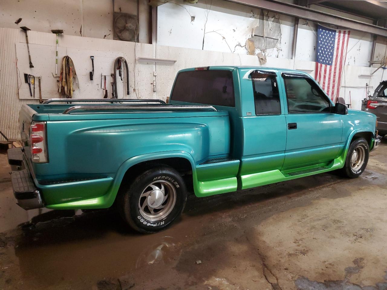 Photo 2 VIN: 2GDEC19K6S1512226 - GMC SIERRA 