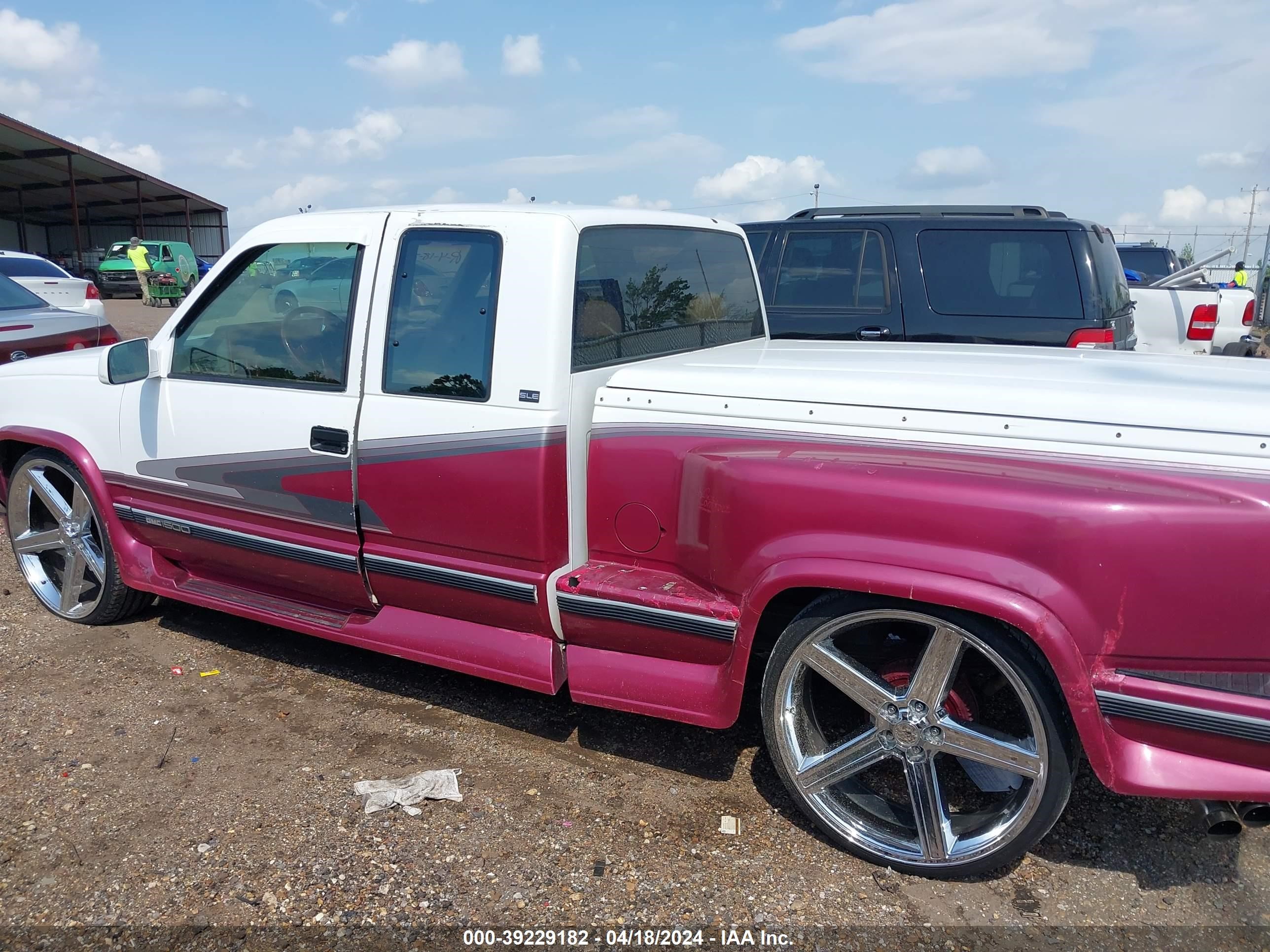 Photo 12 VIN: 2GDEC19K9P1561928 - GMC SIERRA 