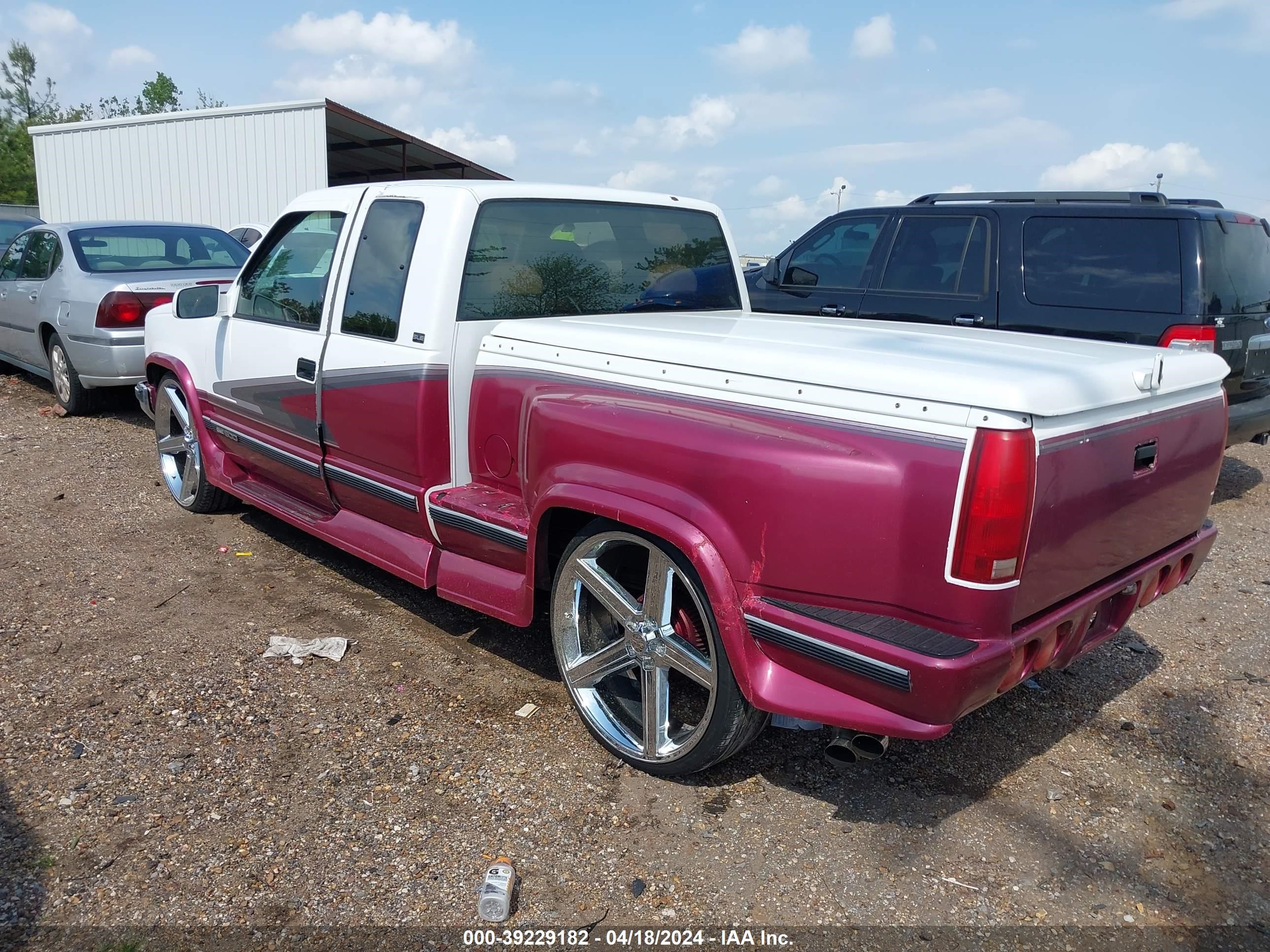 Photo 2 VIN: 2GDEC19K9P1561928 - GMC SIERRA 