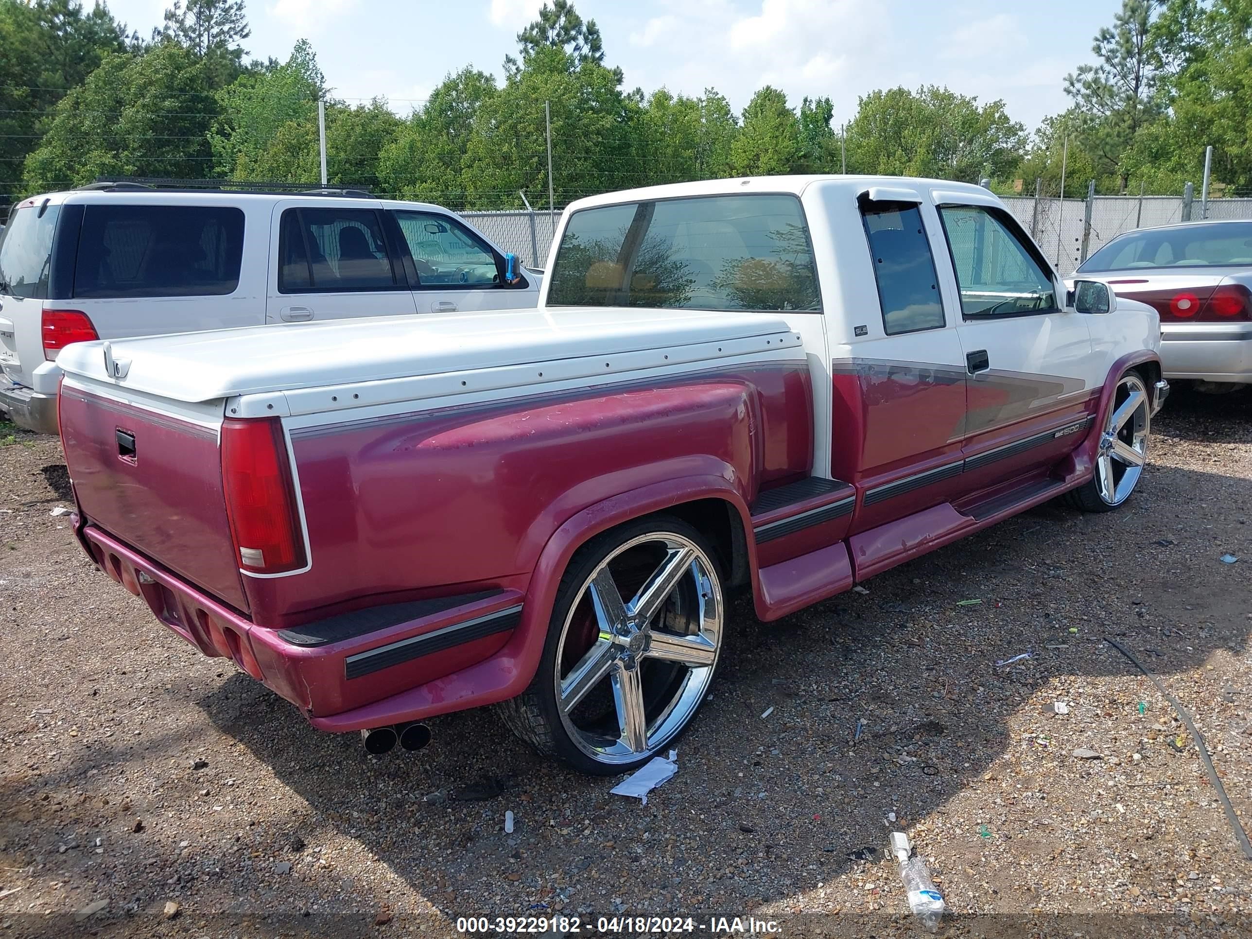 Photo 3 VIN: 2GDEC19K9P1561928 - GMC SIERRA 