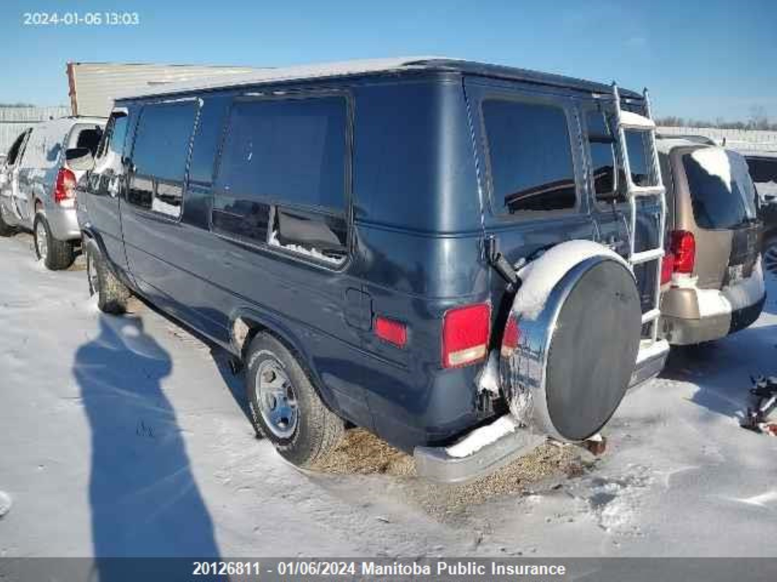 Photo 2 VIN: 2GDEG25K4J4502579 - GMC VANDURA 