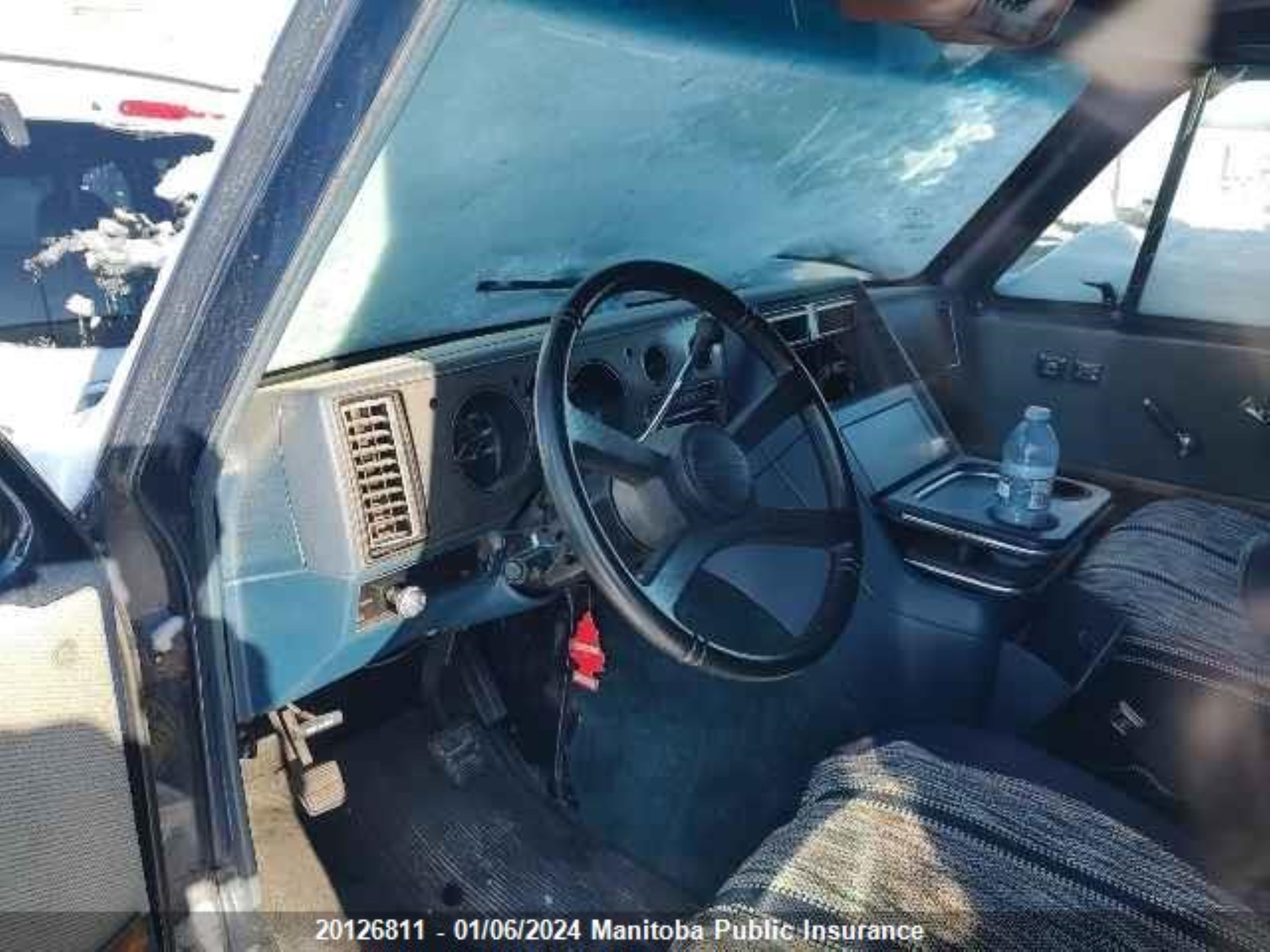 Photo 4 VIN: 2GDEG25K4J4502579 - GMC VANDURA 