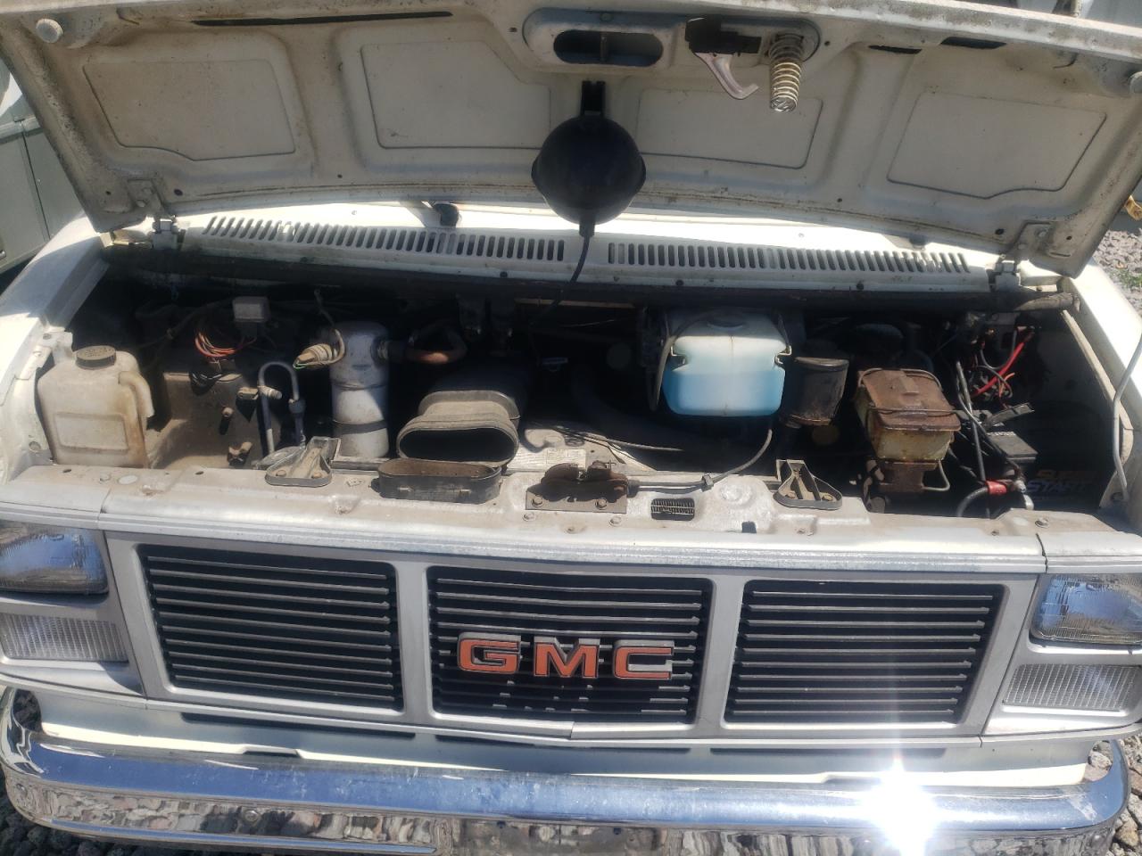 Photo 6 VIN: 2GDGG31K9K4515852 - GMC NULL 