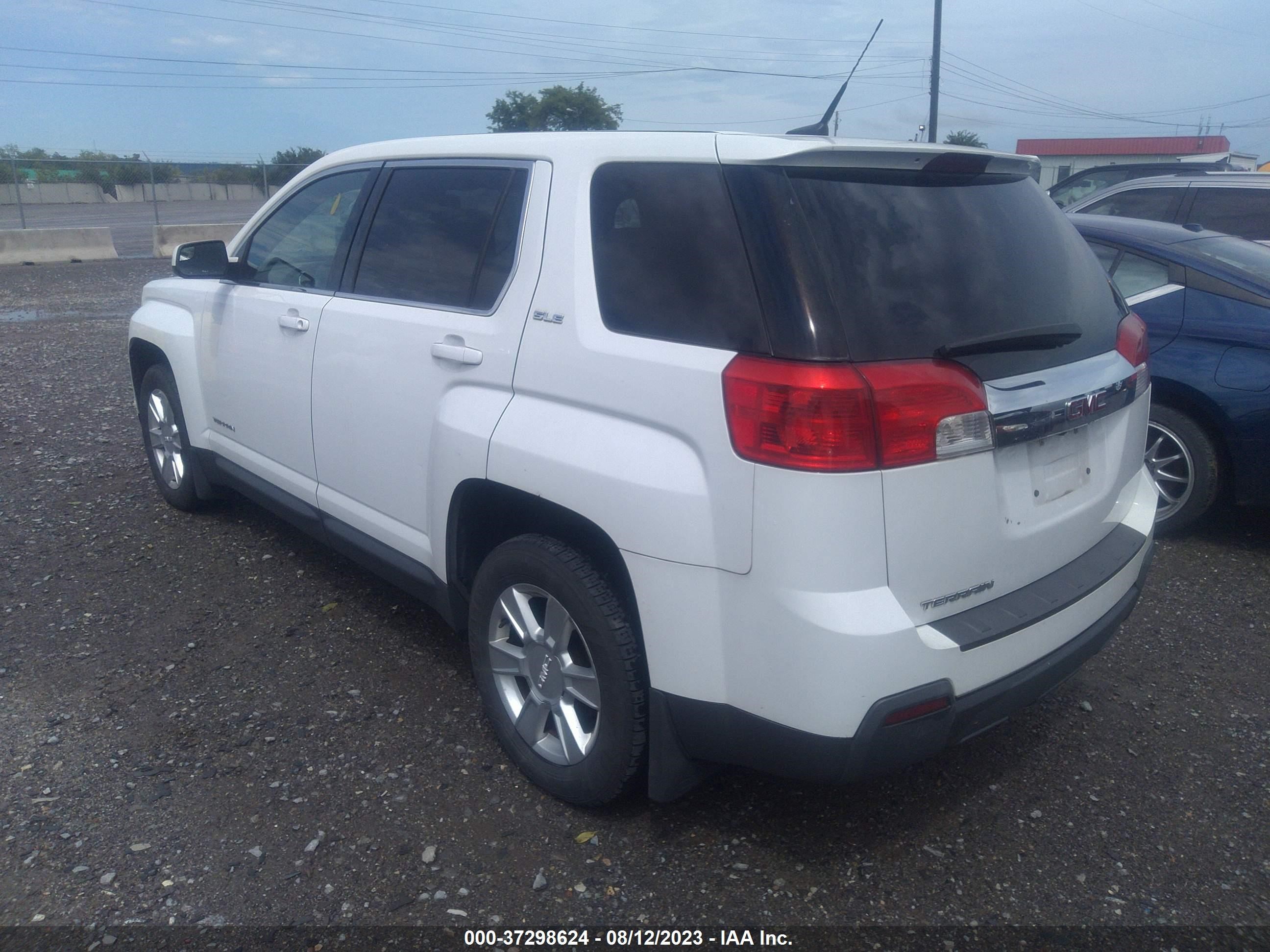 Photo 2 VIN: 2GKALMEK0C6131555 - GMC TERRAIN 