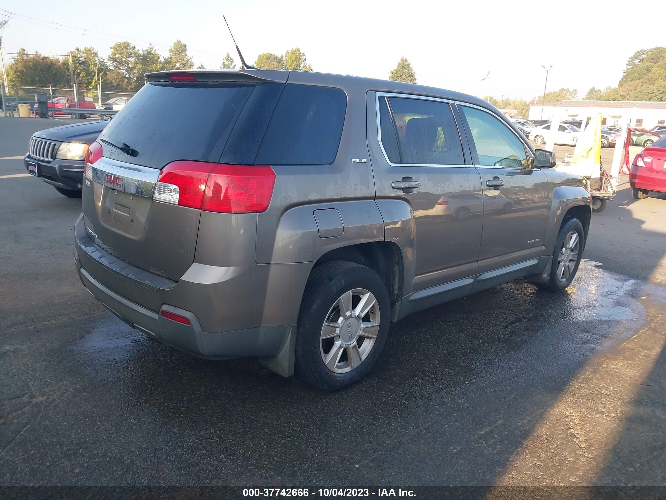 Photo 3 VIN: 2GKALMEK2C6321499 - GMC TERRAIN 