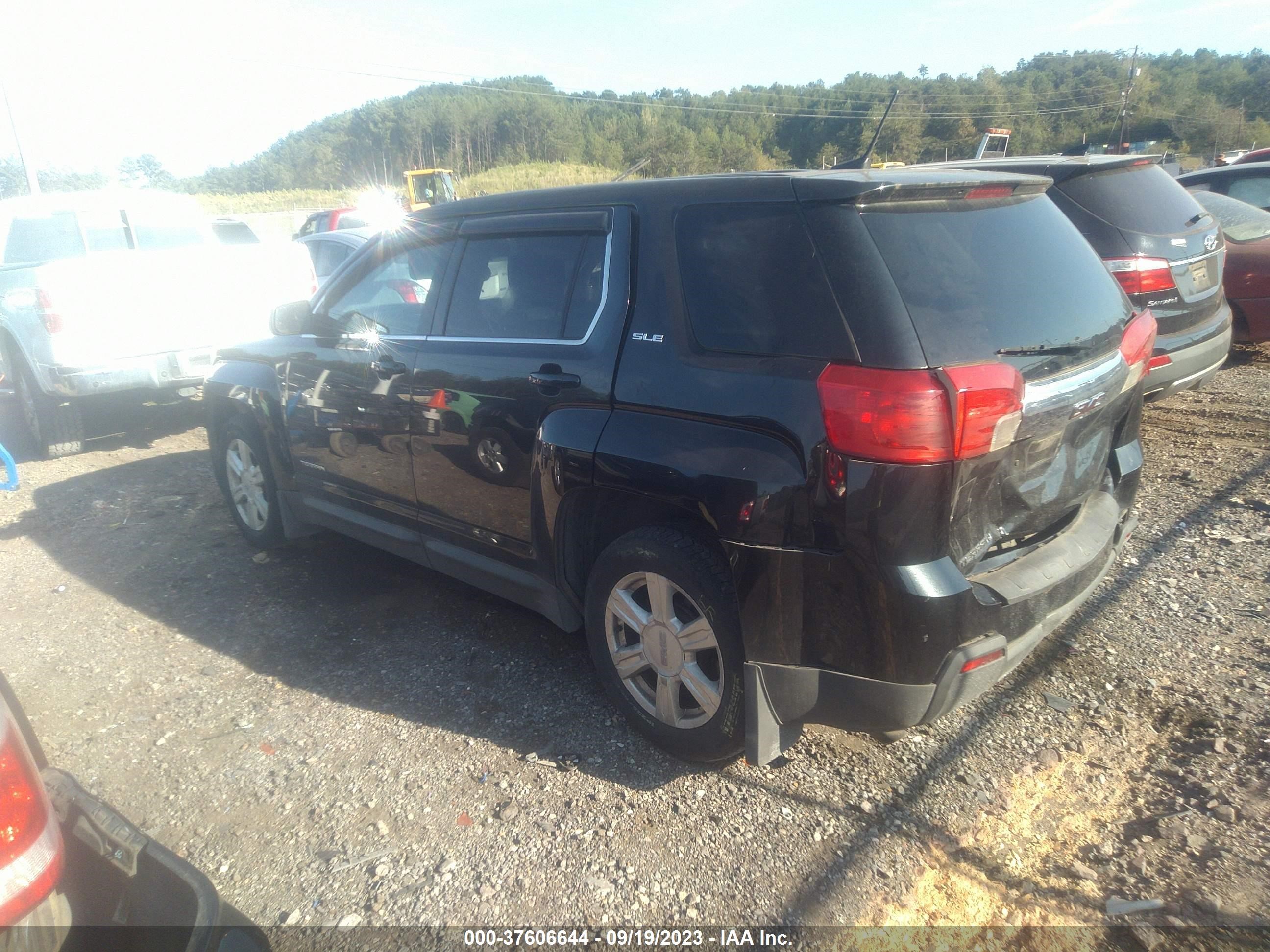 Photo 2 VIN: 2GKALMEK2E6147355 - GMC TERRAIN 