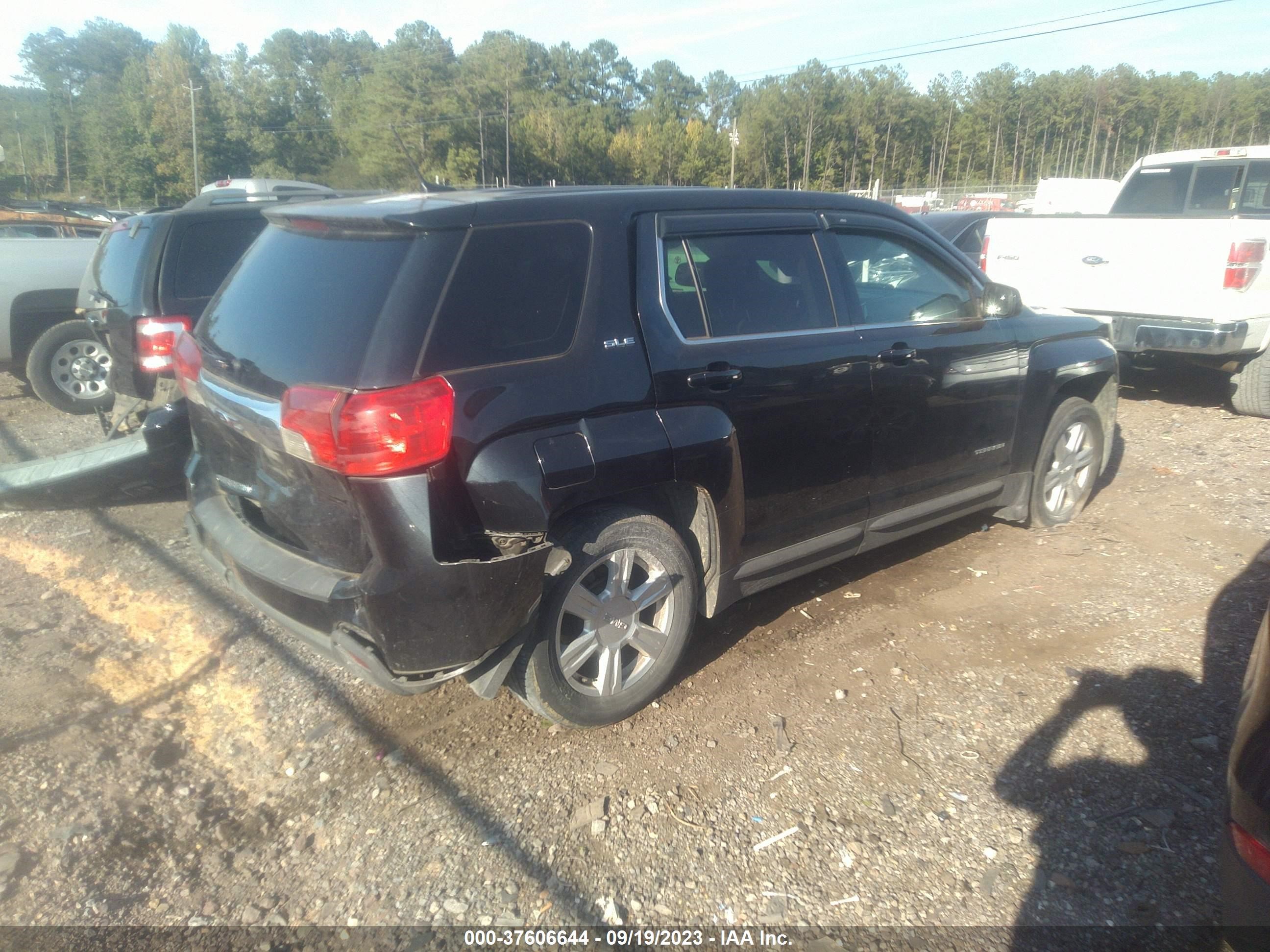 Photo 3 VIN: 2GKALMEK2E6147355 - GMC TERRAIN 