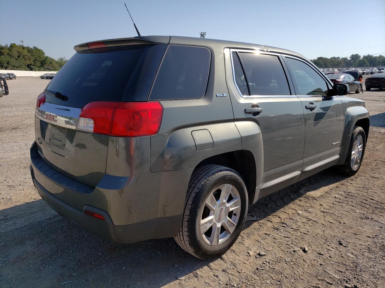 Photo 2 VIN: 2GKALMEK4C6384717 - GMC TERRAIN 