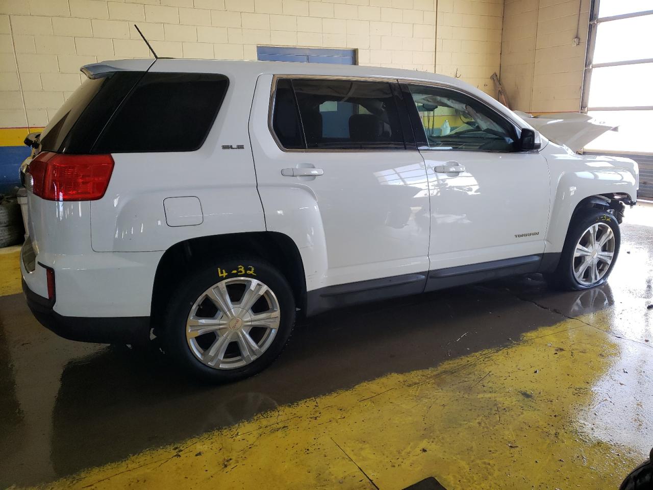 Photo 2 VIN: 2GKALMEK6H6352360 - GMC TERRAIN 