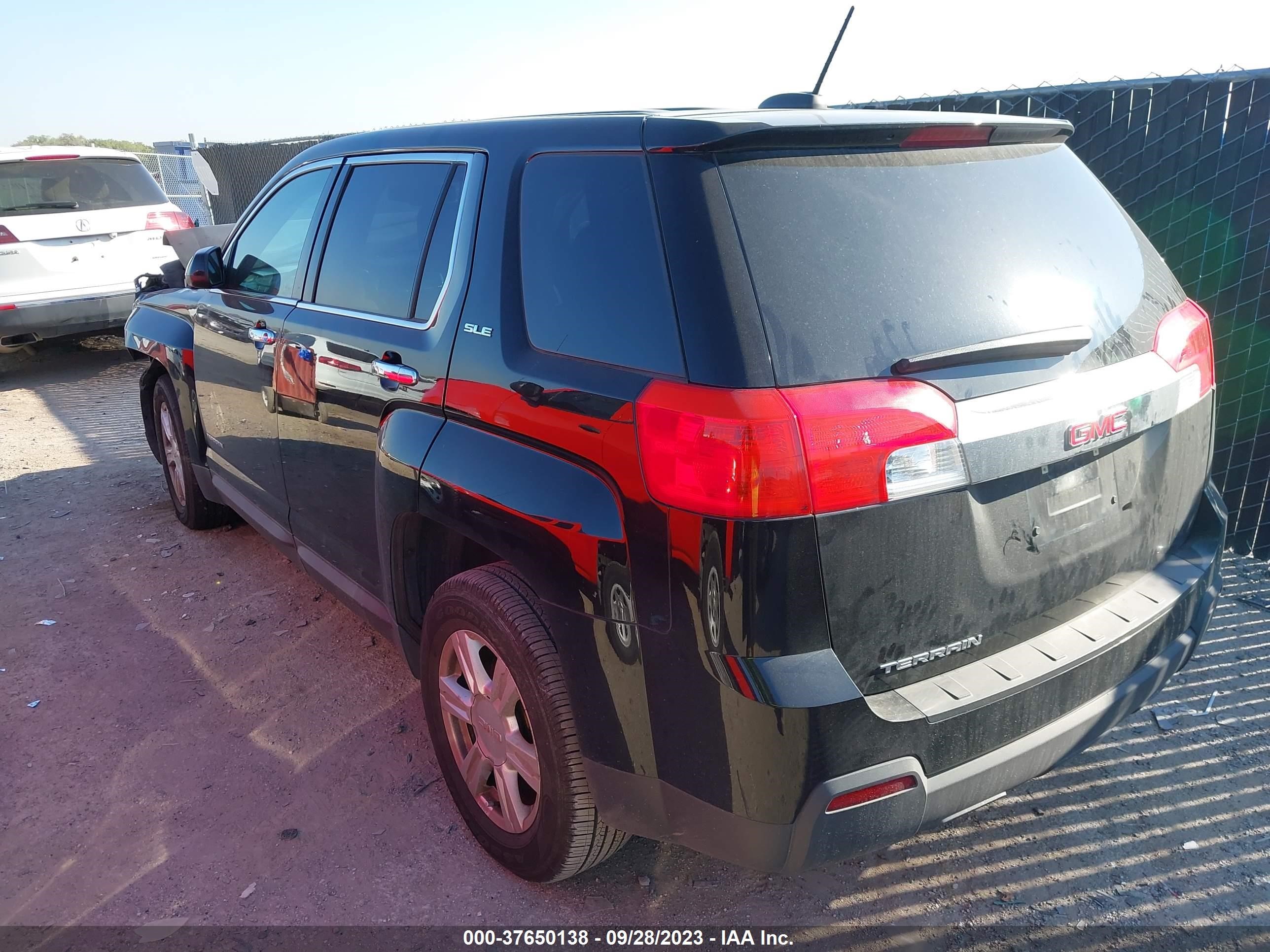 Photo 2 VIN: 2GKALMEKXF6437599 - GMC TERRAIN 