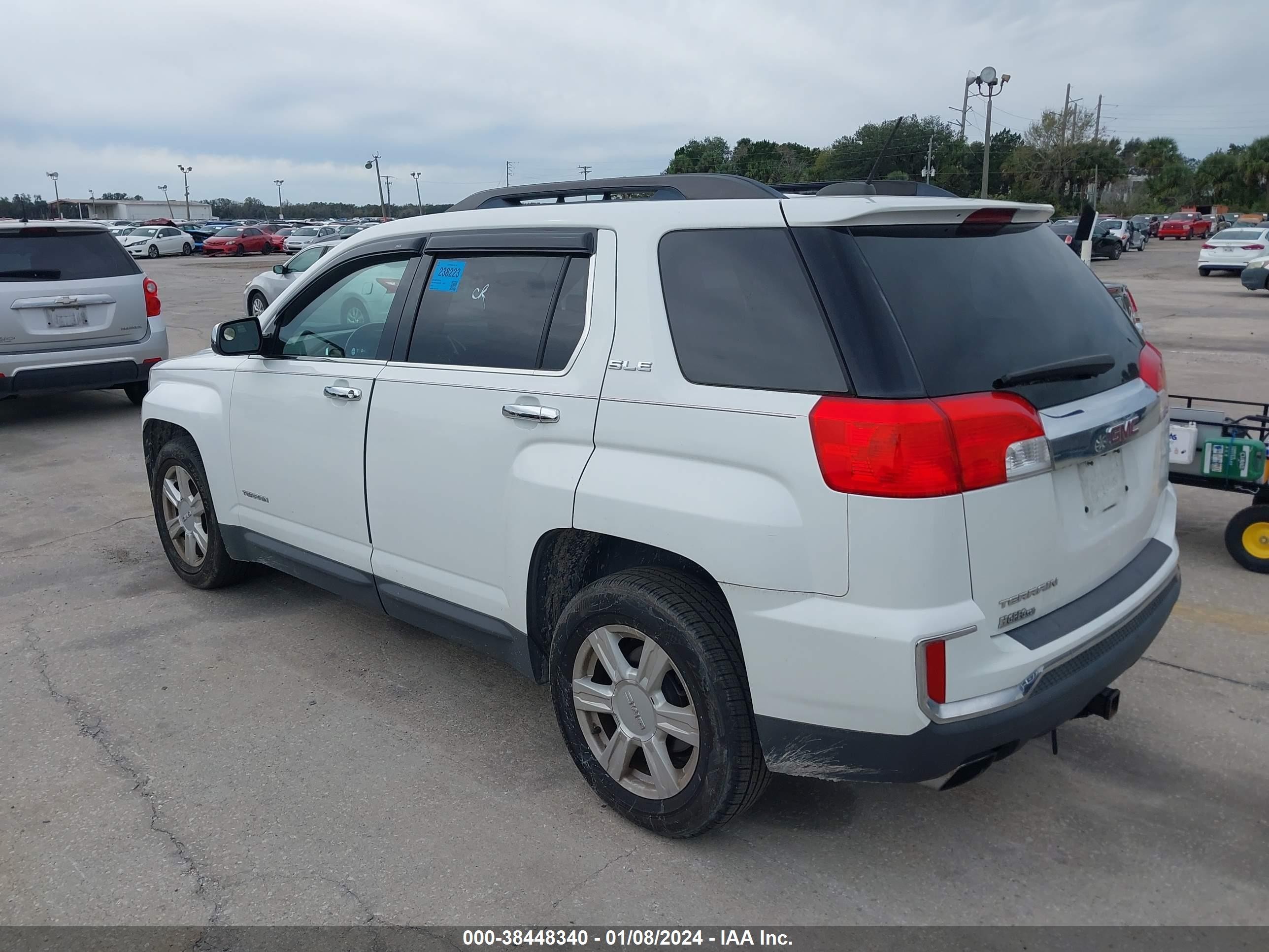 Photo 2 VIN: 2GKALNEKXG6256705 - GMC TERRAIN 