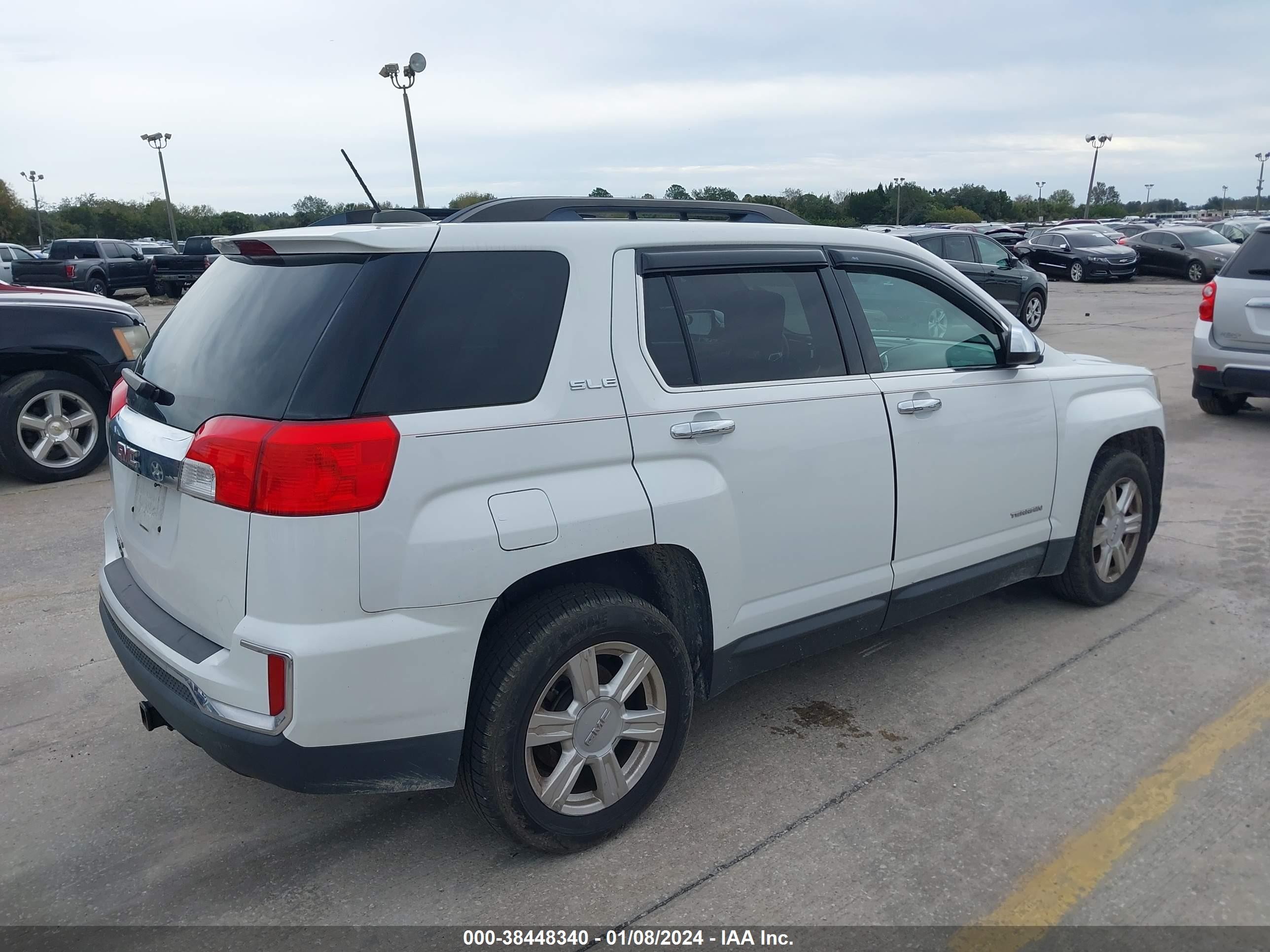 Photo 3 VIN: 2GKALNEKXG6256705 - GMC TERRAIN 