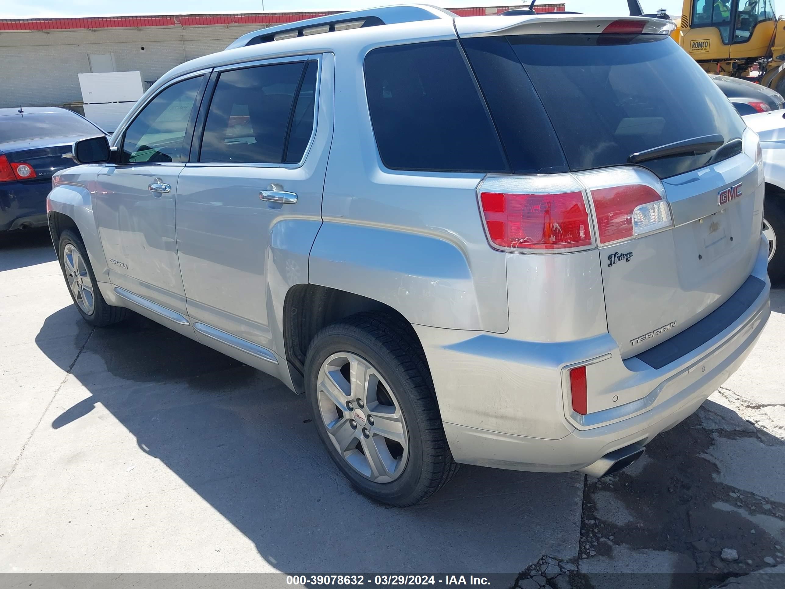 Photo 2 VIN: 2GKALREK1H6124831 - GMC TERRAIN 