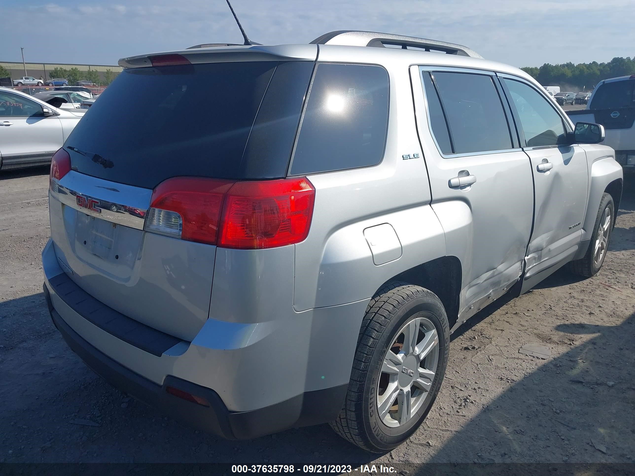 Photo 3 VIN: 2GKALREK2E6384635 - GMC TERRAIN 