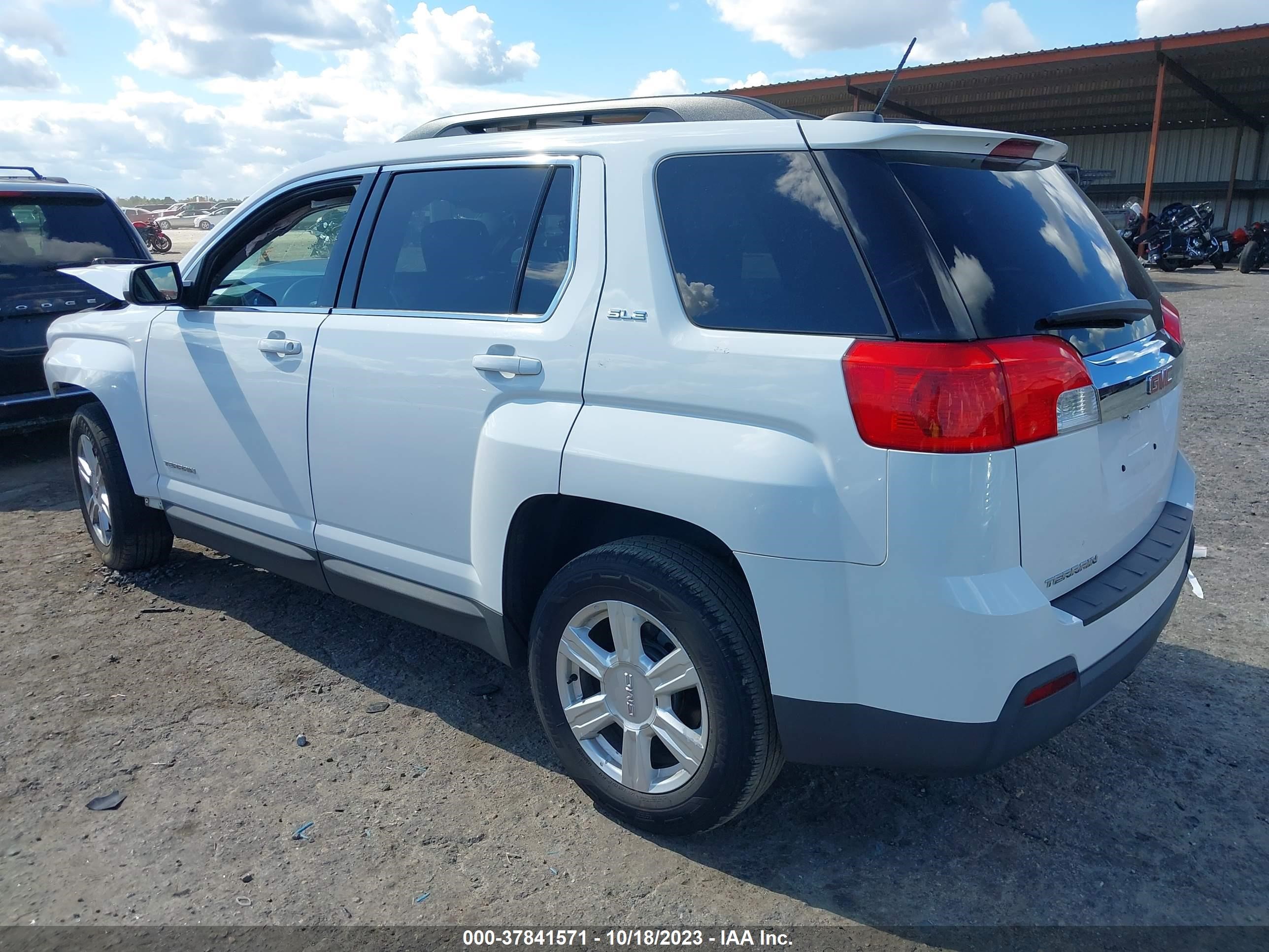 Photo 2 VIN: 2GKALREK9F6311392 - GMC TERRAIN 