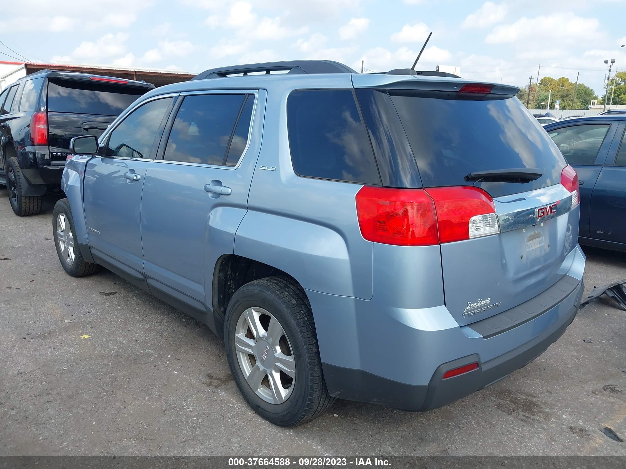 Photo 2 VIN: 2GKALREKXF6164032 - GMC TERRAIN 