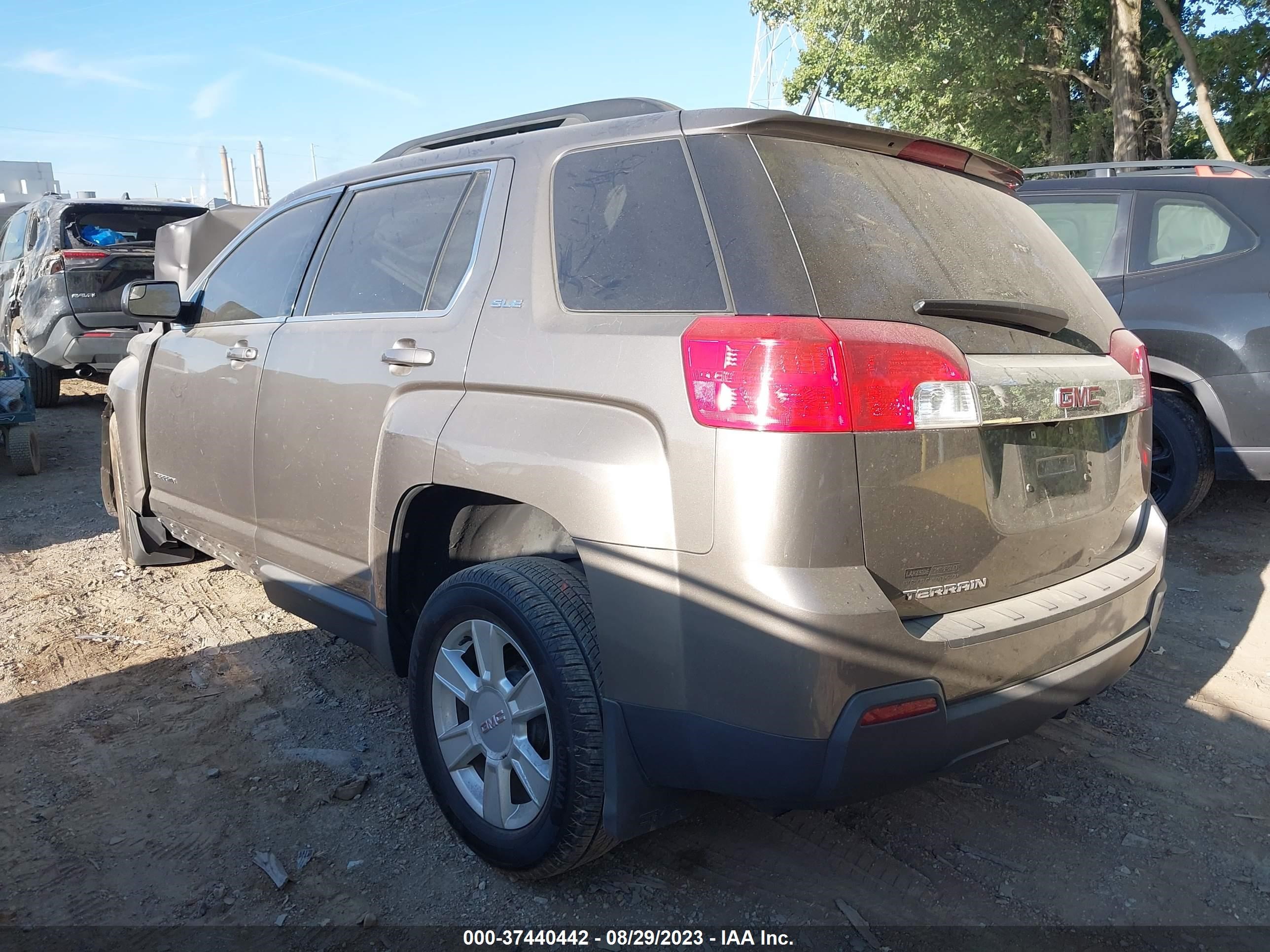 Photo 2 VIN: 2GKALSEK4C6379229 - GMC TERRAIN 