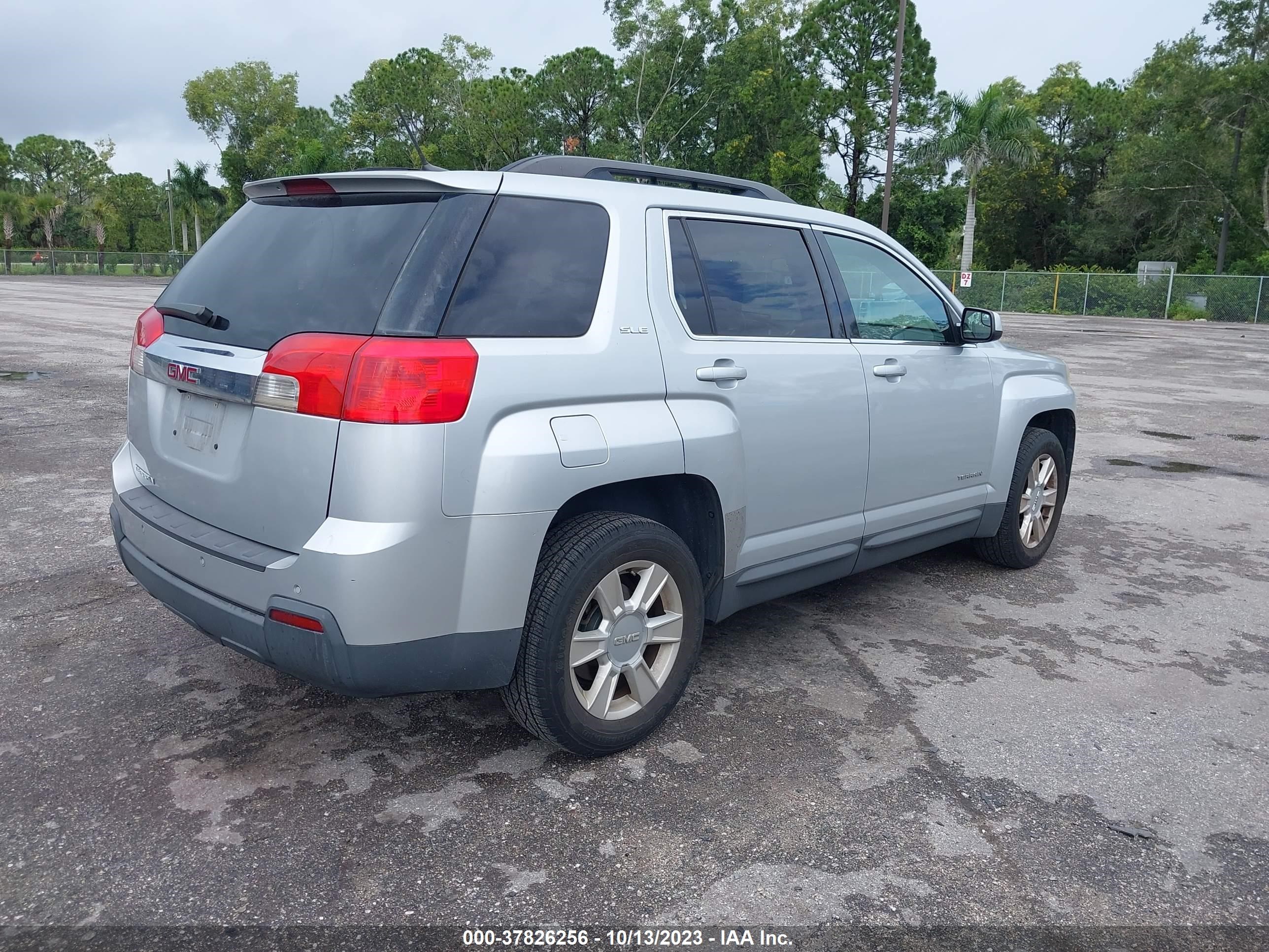 Photo 3 VIN: 2GKALSEK7D6172772 - GMC TERRAIN 