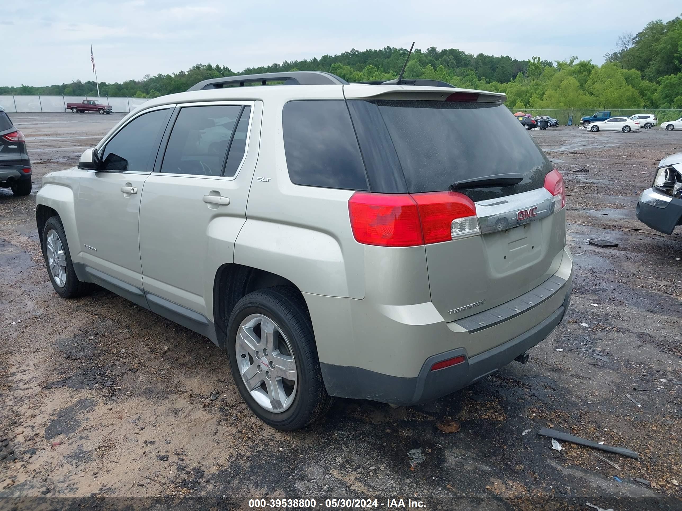 Photo 2 VIN: 2GKALUEK0D6433364 - GMC TERRAIN 