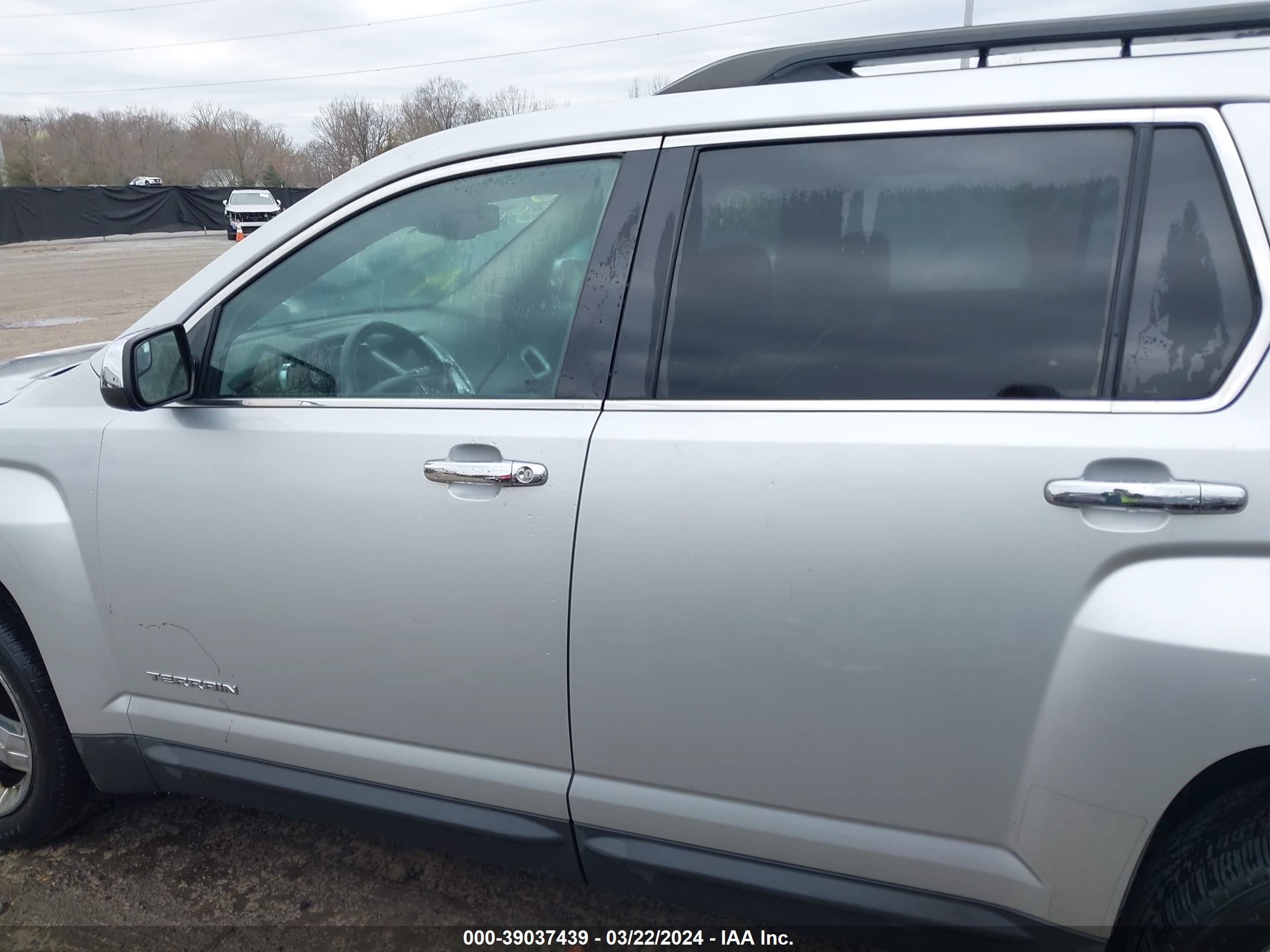 Photo 13 VIN: 2GKALUEK2D6426710 - GMC TERRAIN 