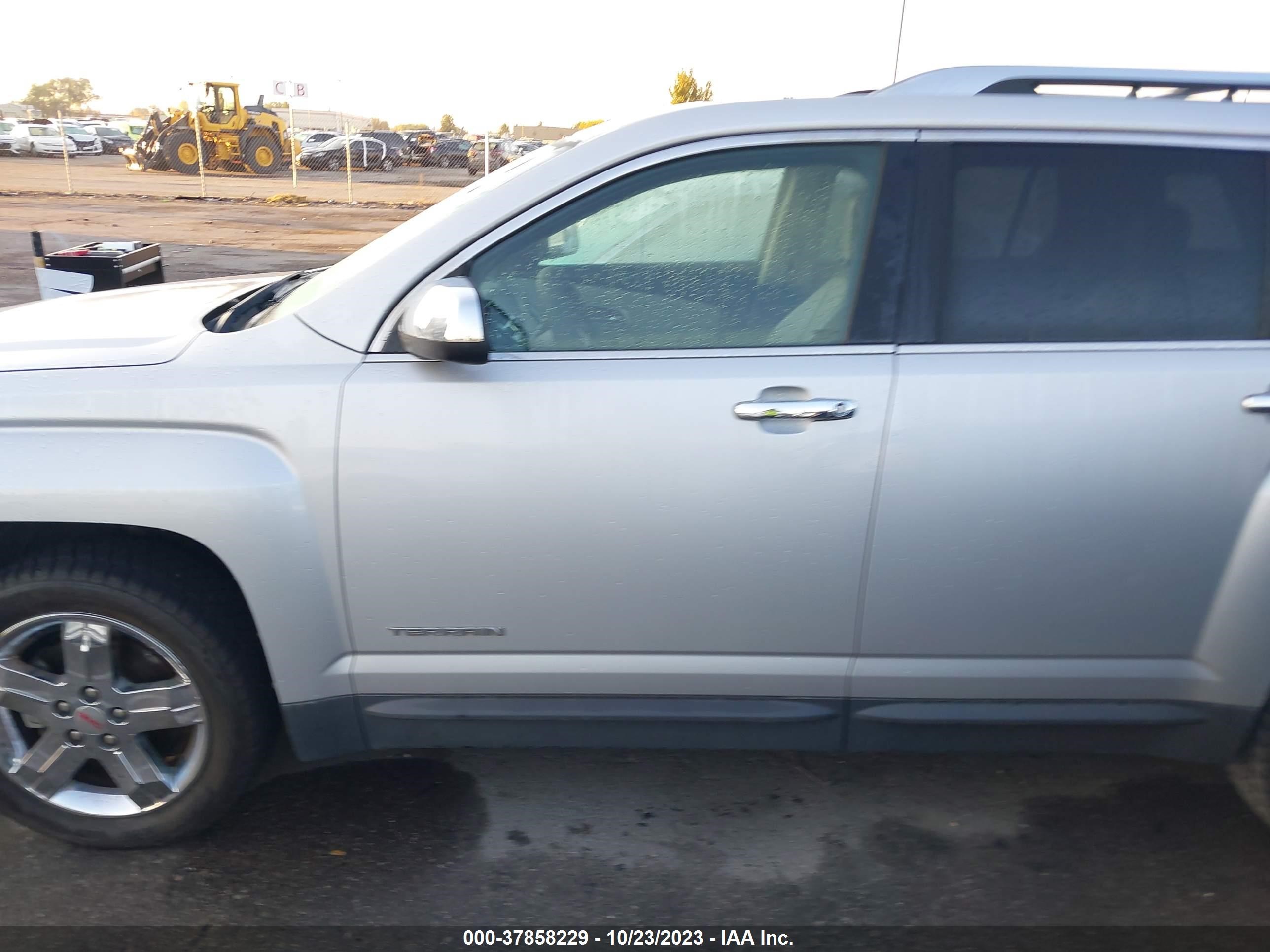 Photo 13 VIN: 2GKALWEK2C6100934 - GMC TERRAIN 