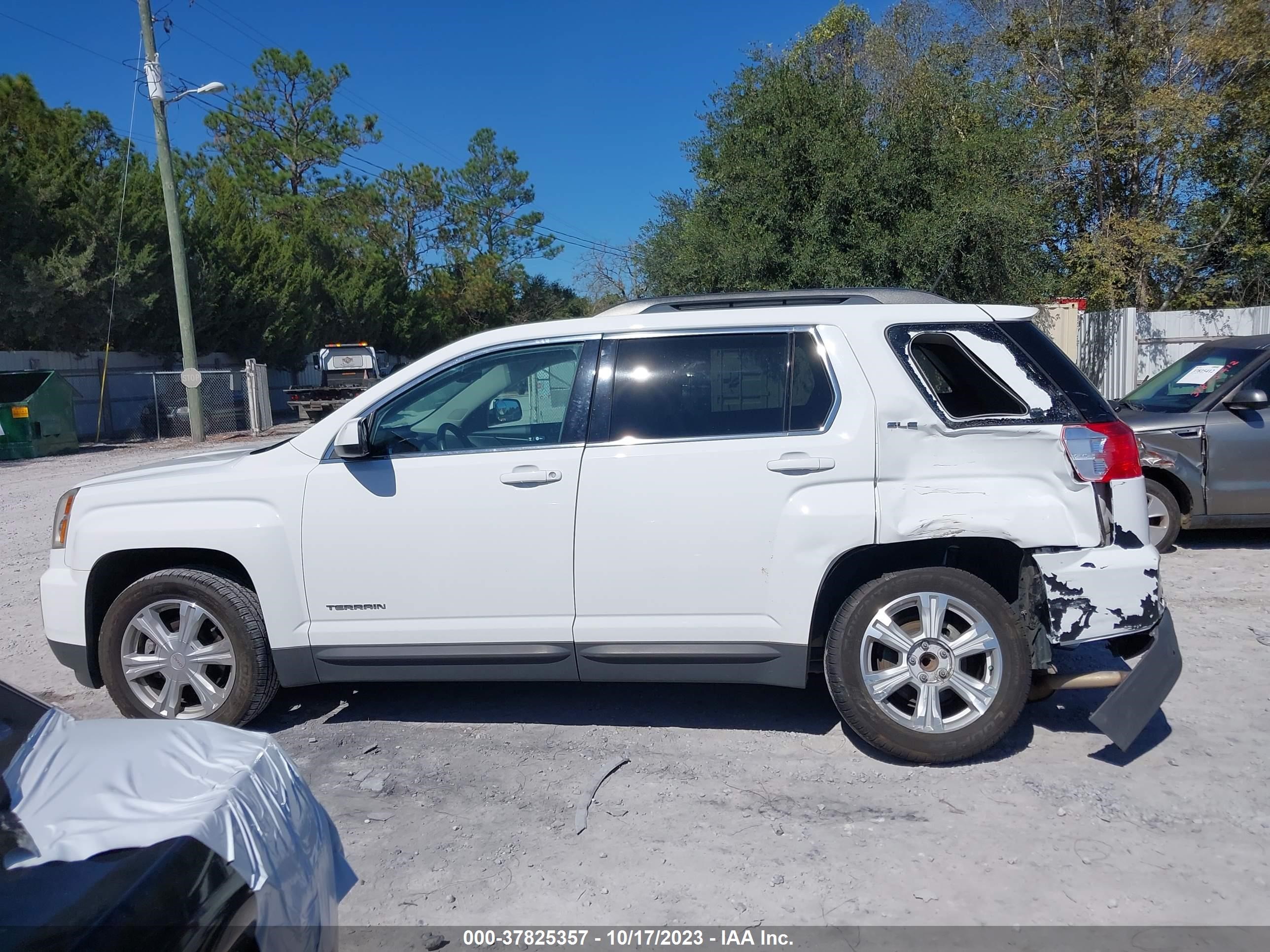 Photo 13 VIN: 2GKFLNE35H6282841 - GMC TERRAIN 