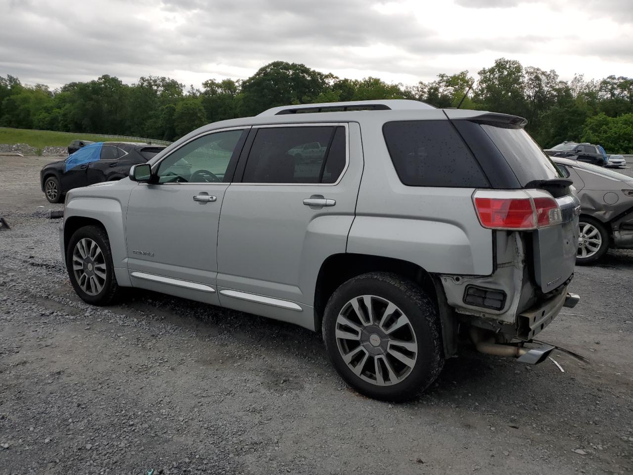 Photo 2 VIN: 2GKFLRE30H6162856 - GMC TERRAIN 