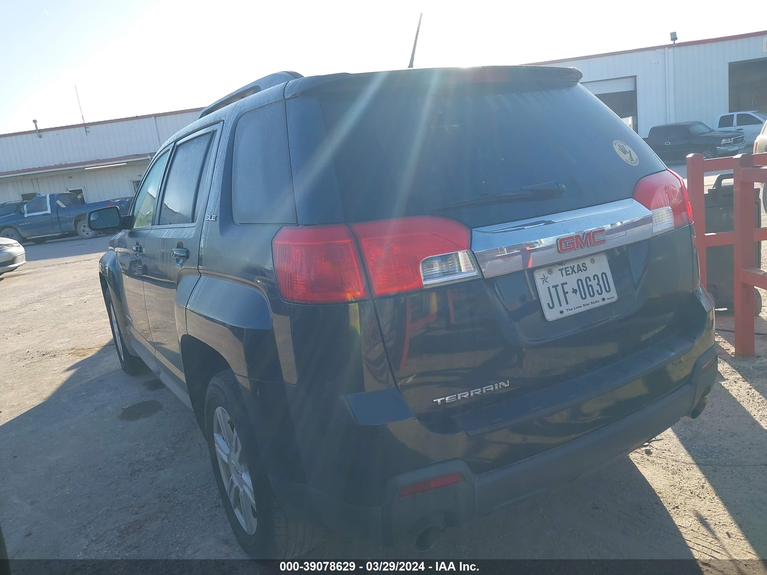 Photo 2 VIN: 2GKFLRE36E6360031 - GMC TERRAIN 