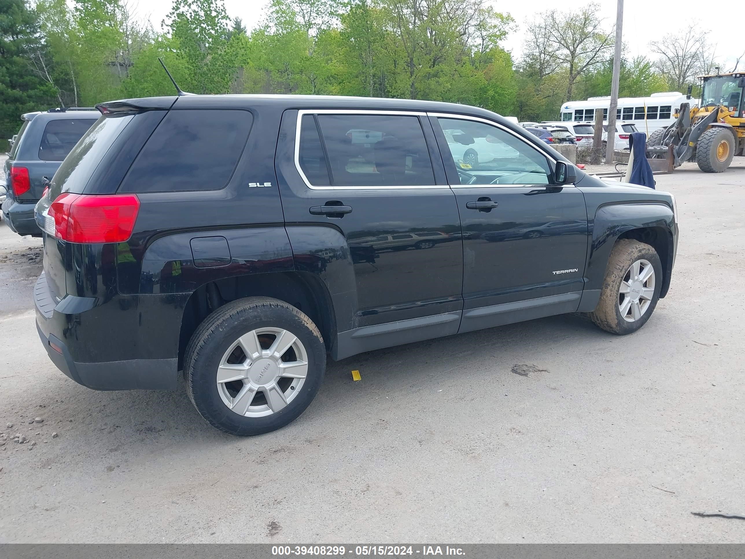 Photo 3 VIN: 2GKFLREK1D6408864 - GMC TERRAIN 