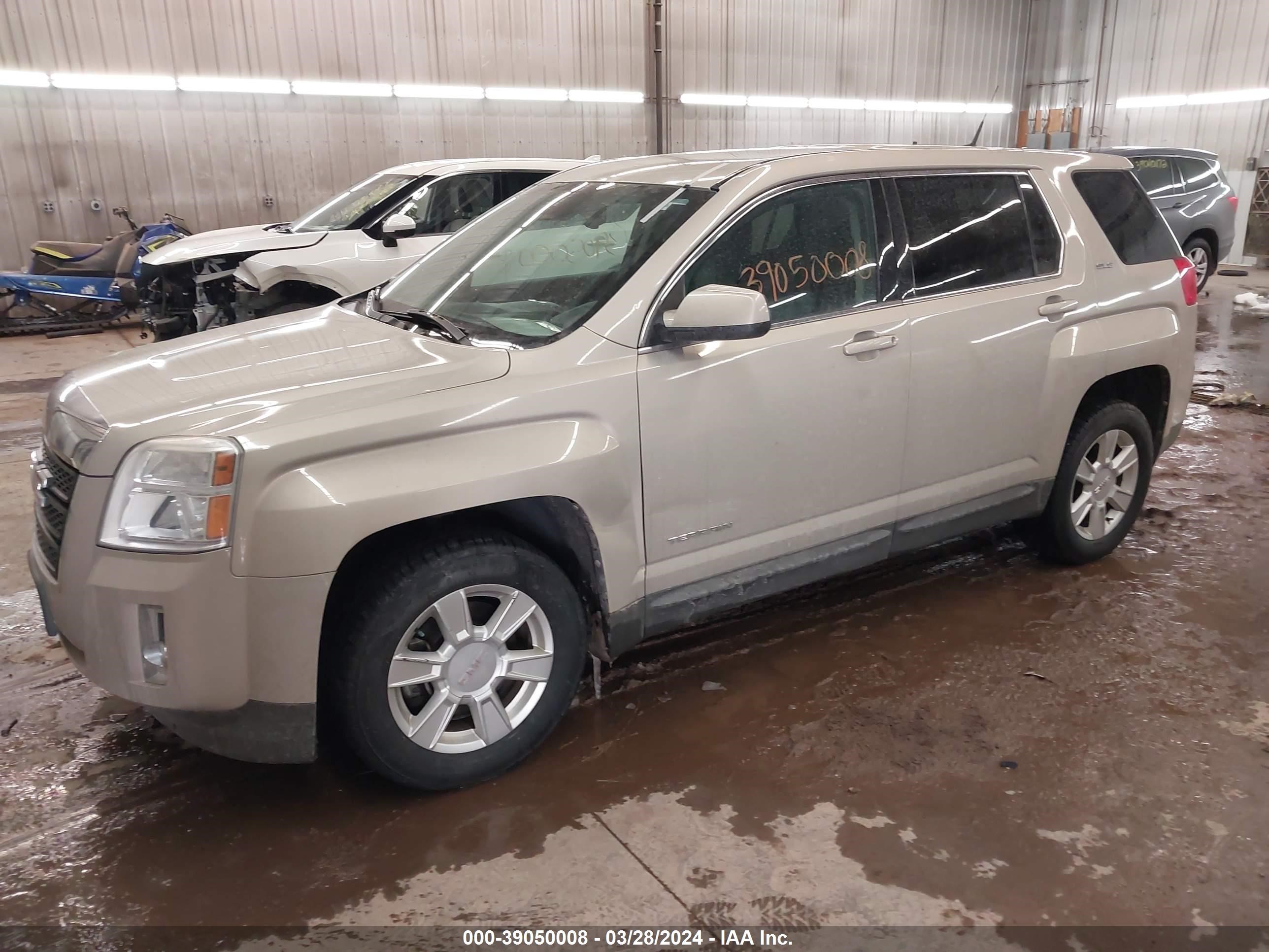 Photo 1 VIN: 2GKFLREK4C6177702 - GMC TERRAIN 