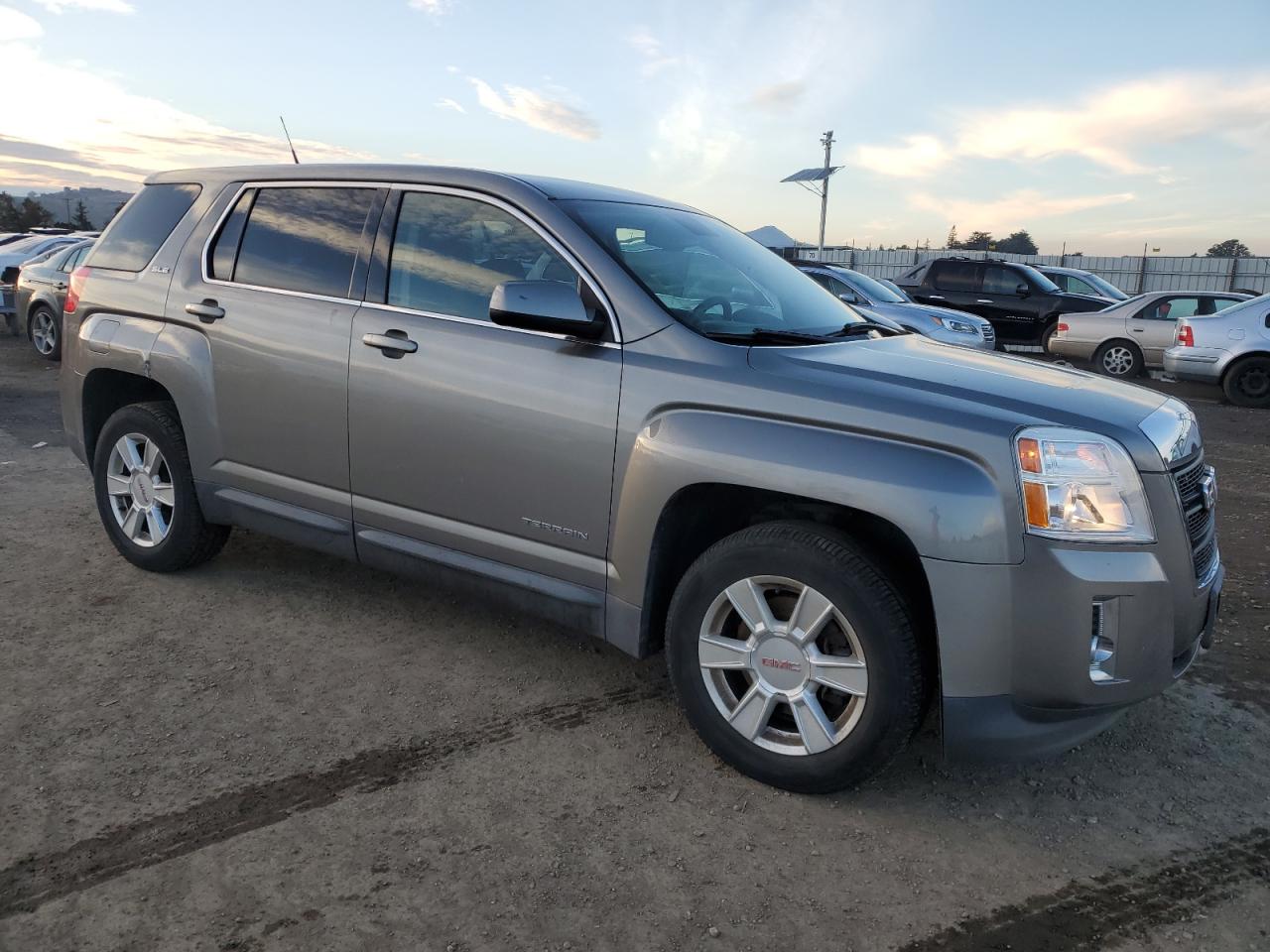 Photo 3 VIN: 2GKFLREK7C6354646 - GMC TERRAIN 