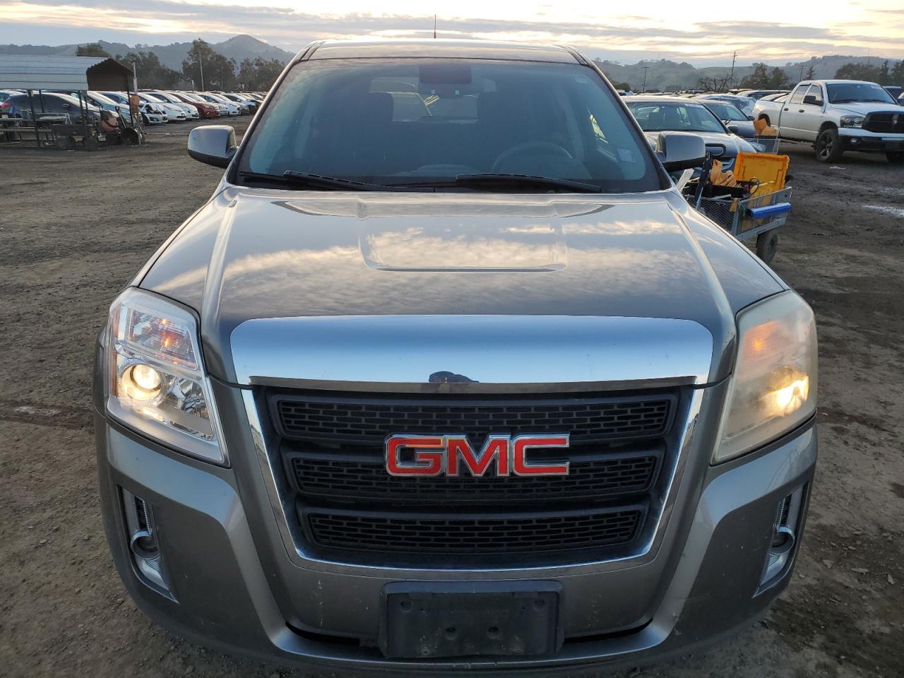 Photo 4 VIN: 2GKFLREK7C6354646 - GMC TERRAIN 