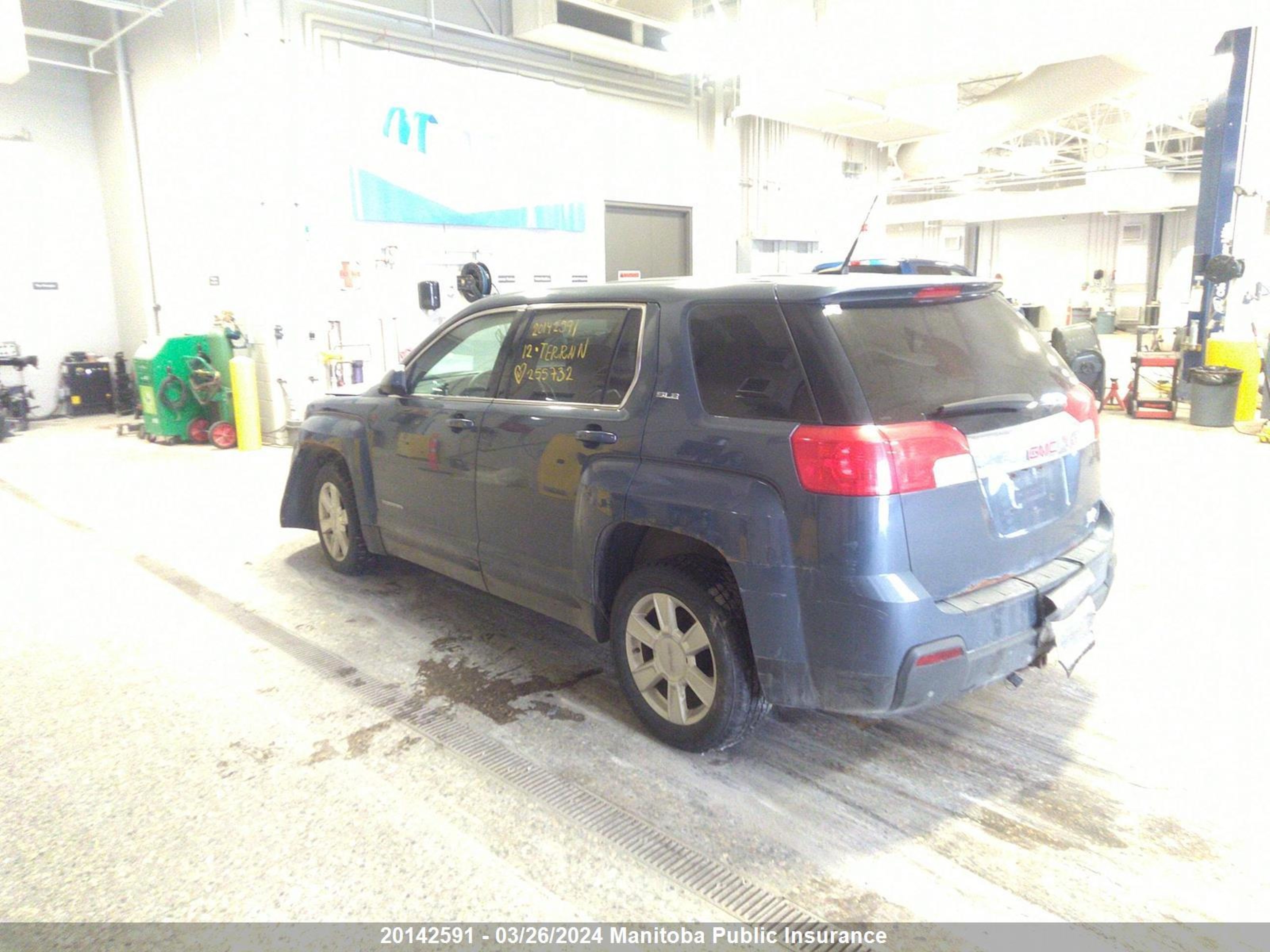 Photo 2 VIN: 2GKFLREK9C6255732 - GMC TERRAIN 