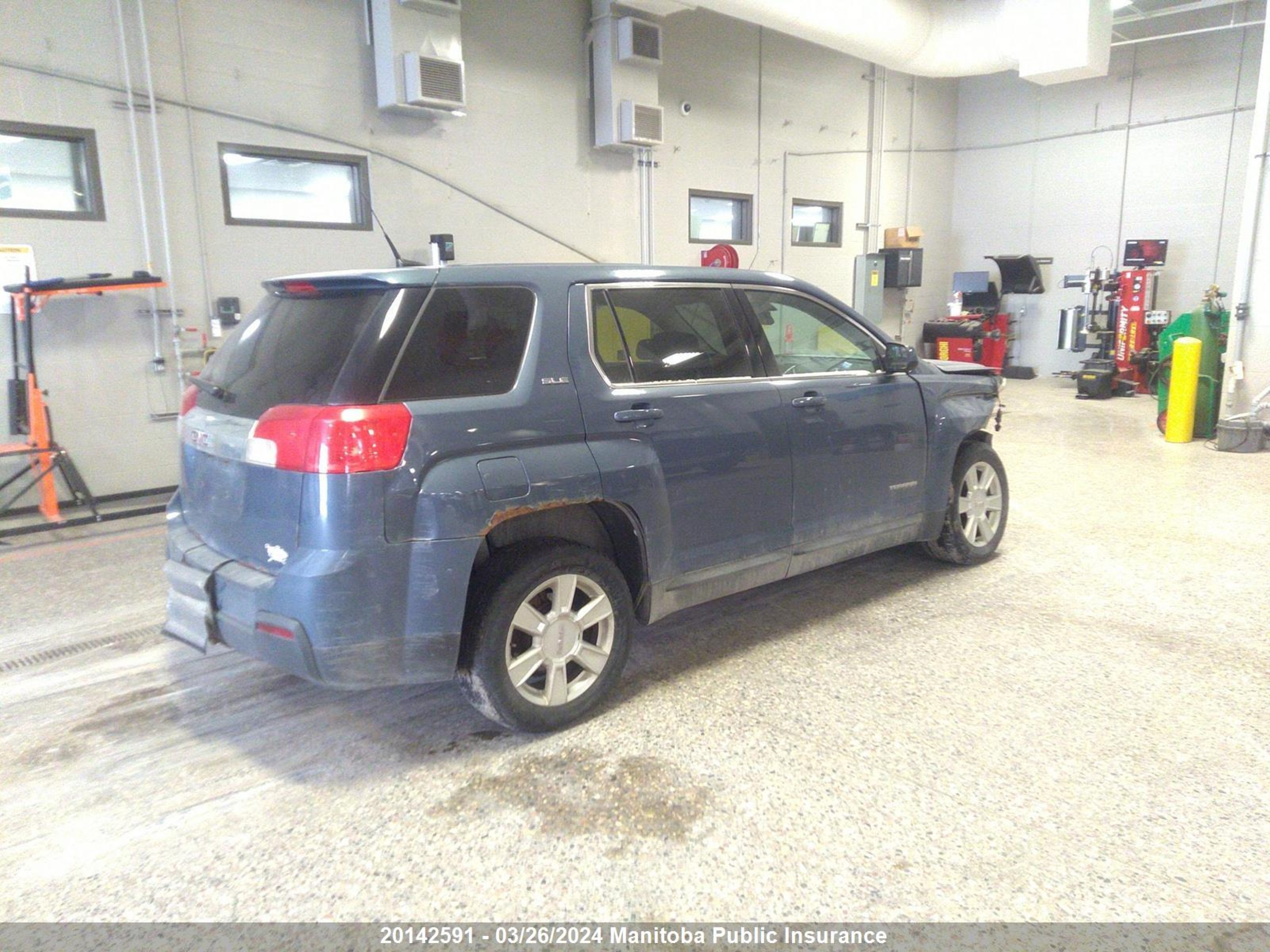 Photo 3 VIN: 2GKFLREK9C6255732 - GMC TERRAIN 