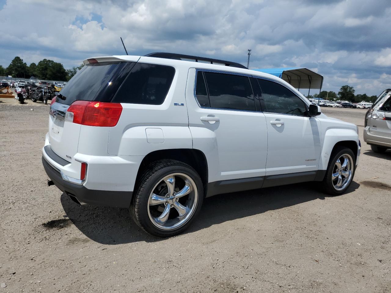 Photo 2 VIN: 2GKFLTE30H6322120 - GMC TERRAIN 