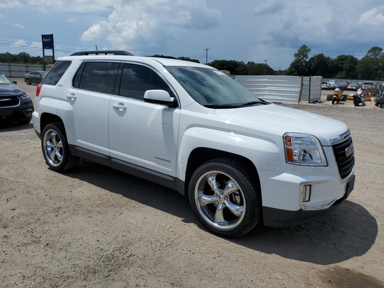 Photo 3 VIN: 2GKFLTE30H6322120 - GMC TERRAIN 