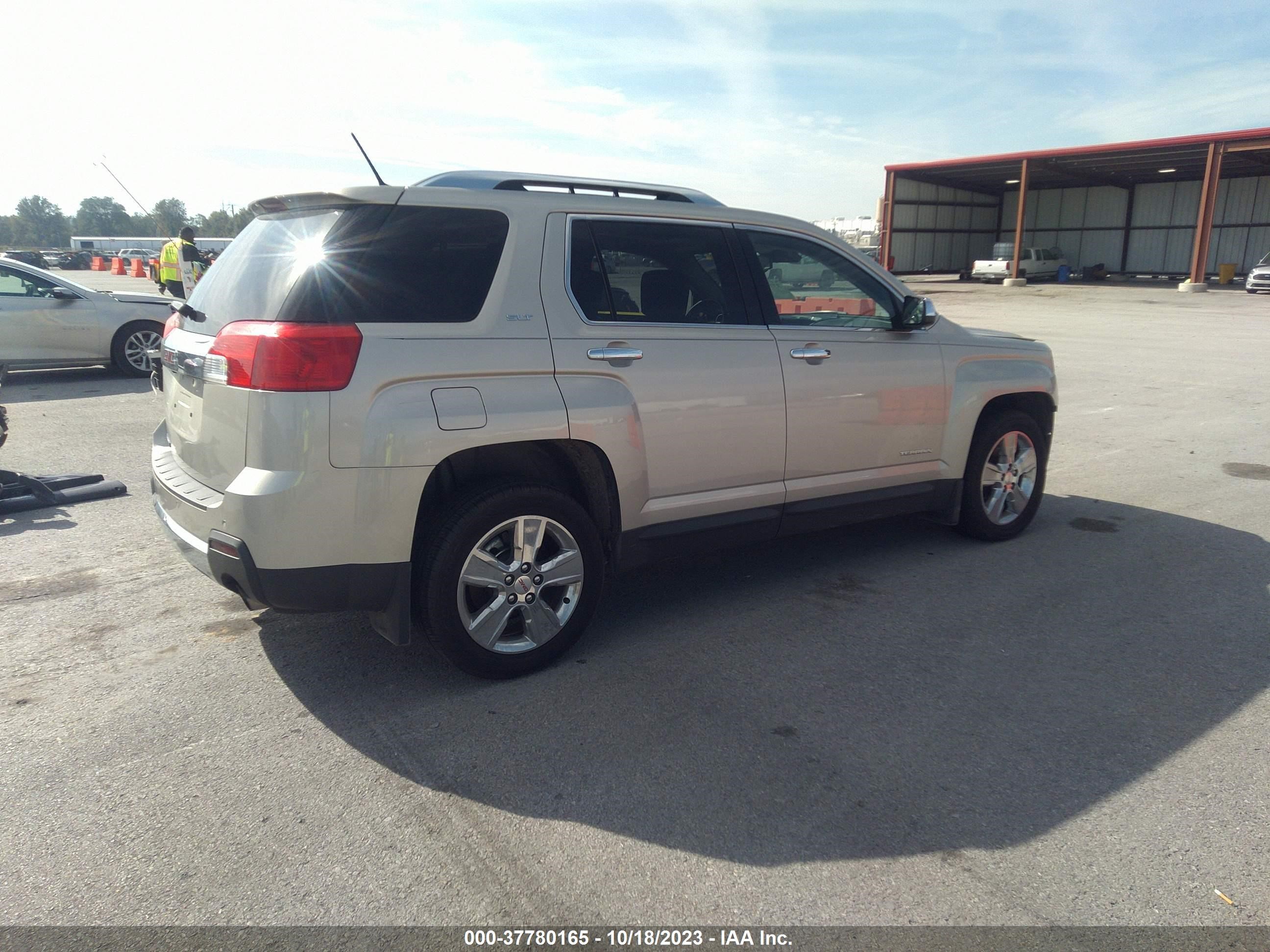 Photo 3 VIN: 2GKFLTE33E6239650 - GMC TERRAIN 