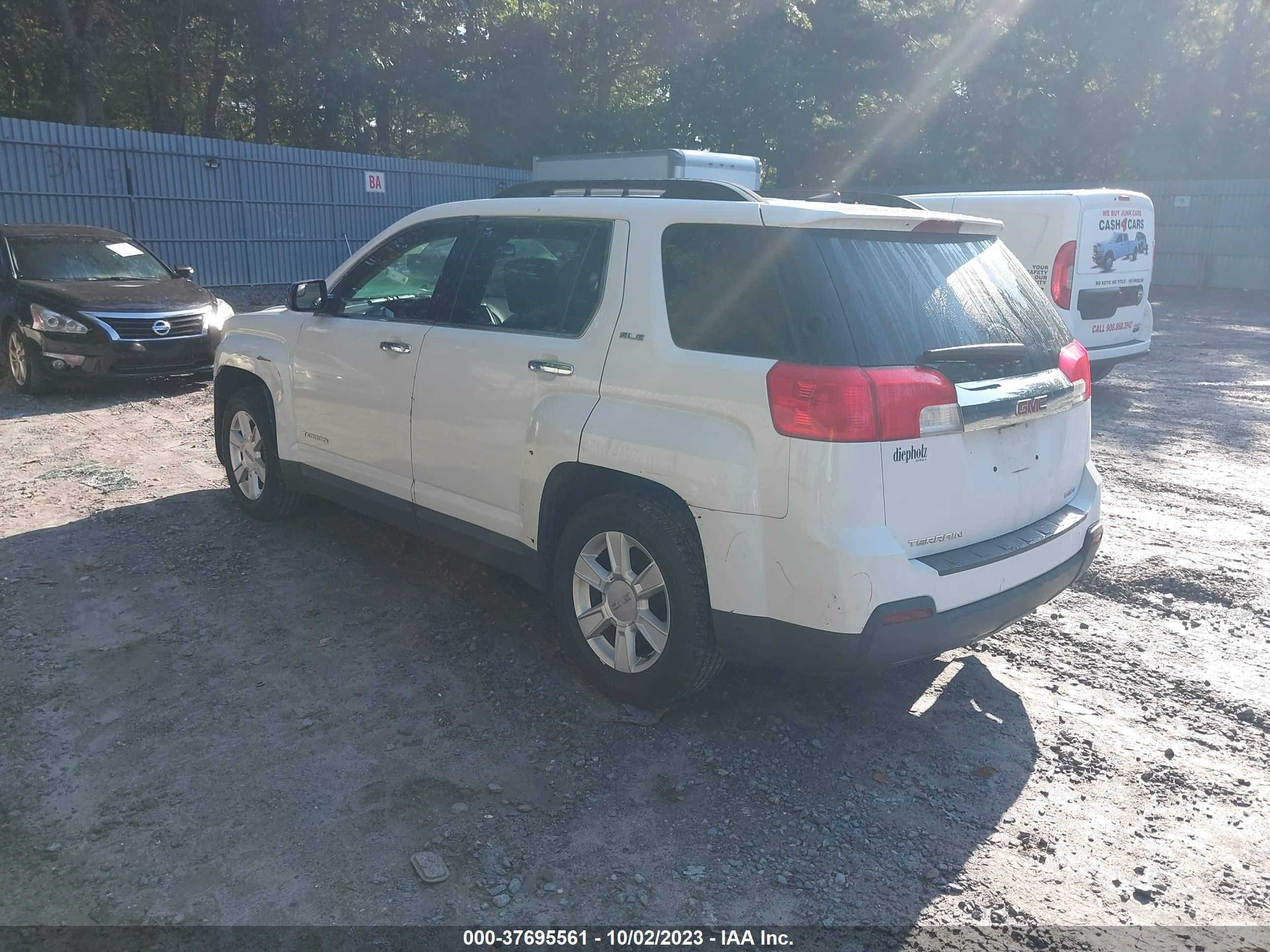 Photo 2 VIN: 2GKFLTEK6D6243021 - GMC TERRAIN 