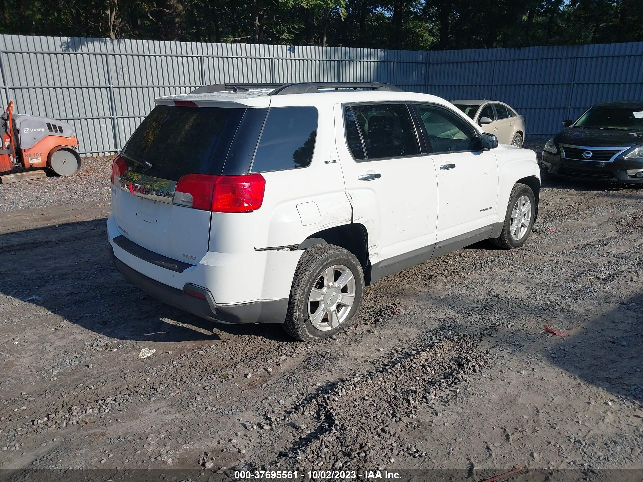 Photo 3 VIN: 2GKFLTEK6D6243021 - GMC TERRAIN 