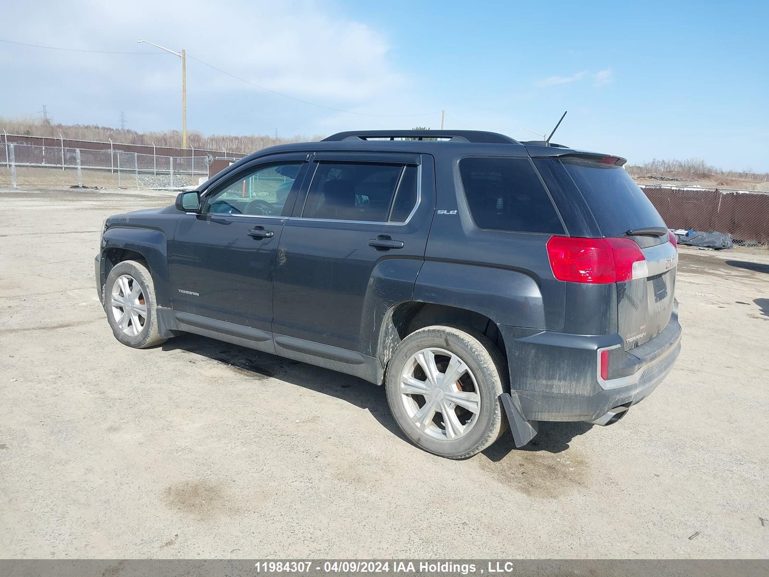 Photo 2 VIN: 2GKFLTEK8H6137353 - GMC TERRAIN 