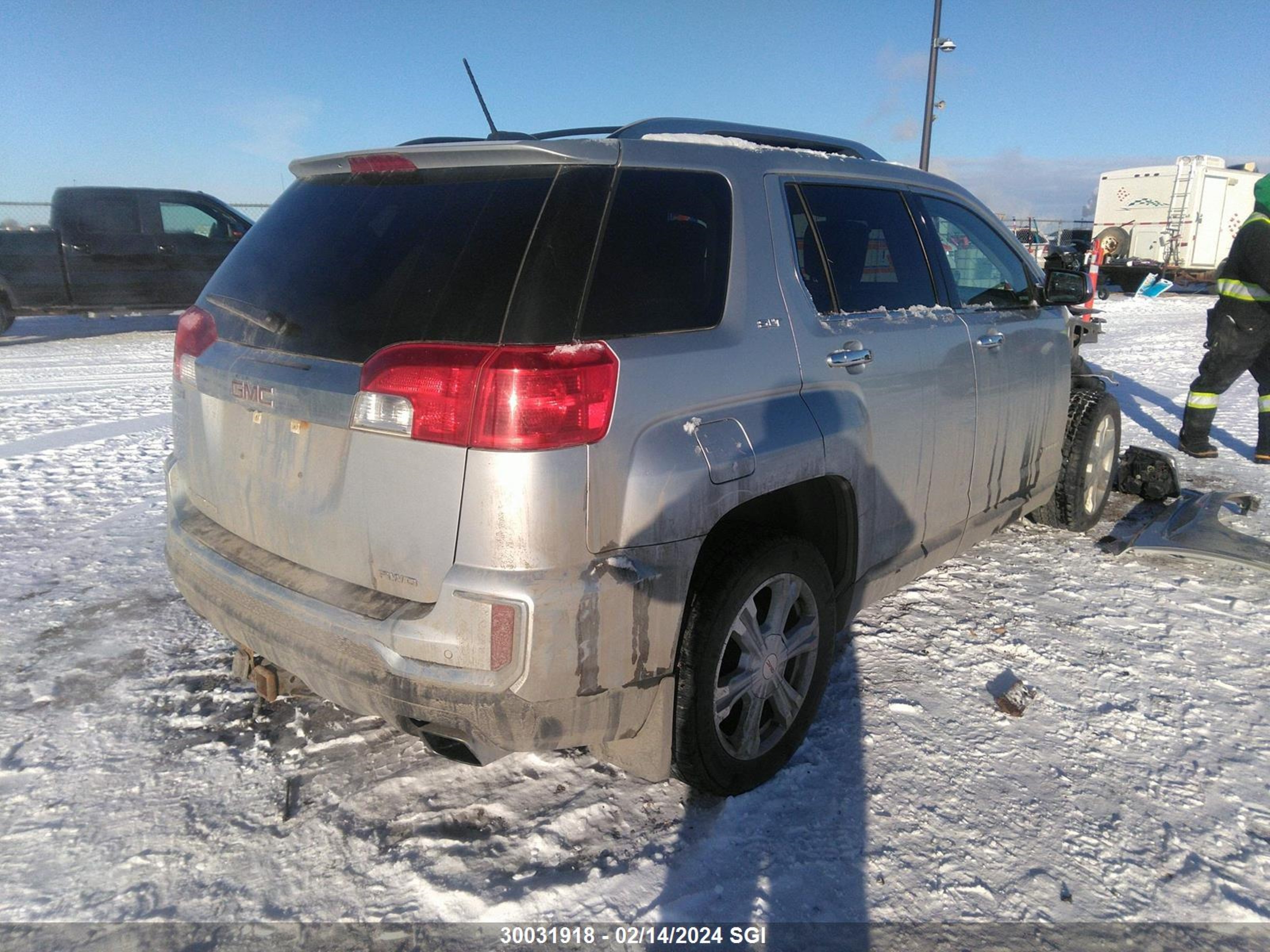 Photo 3 VIN: 2GKFLUE33H6146962 - GMC TERRAIN 