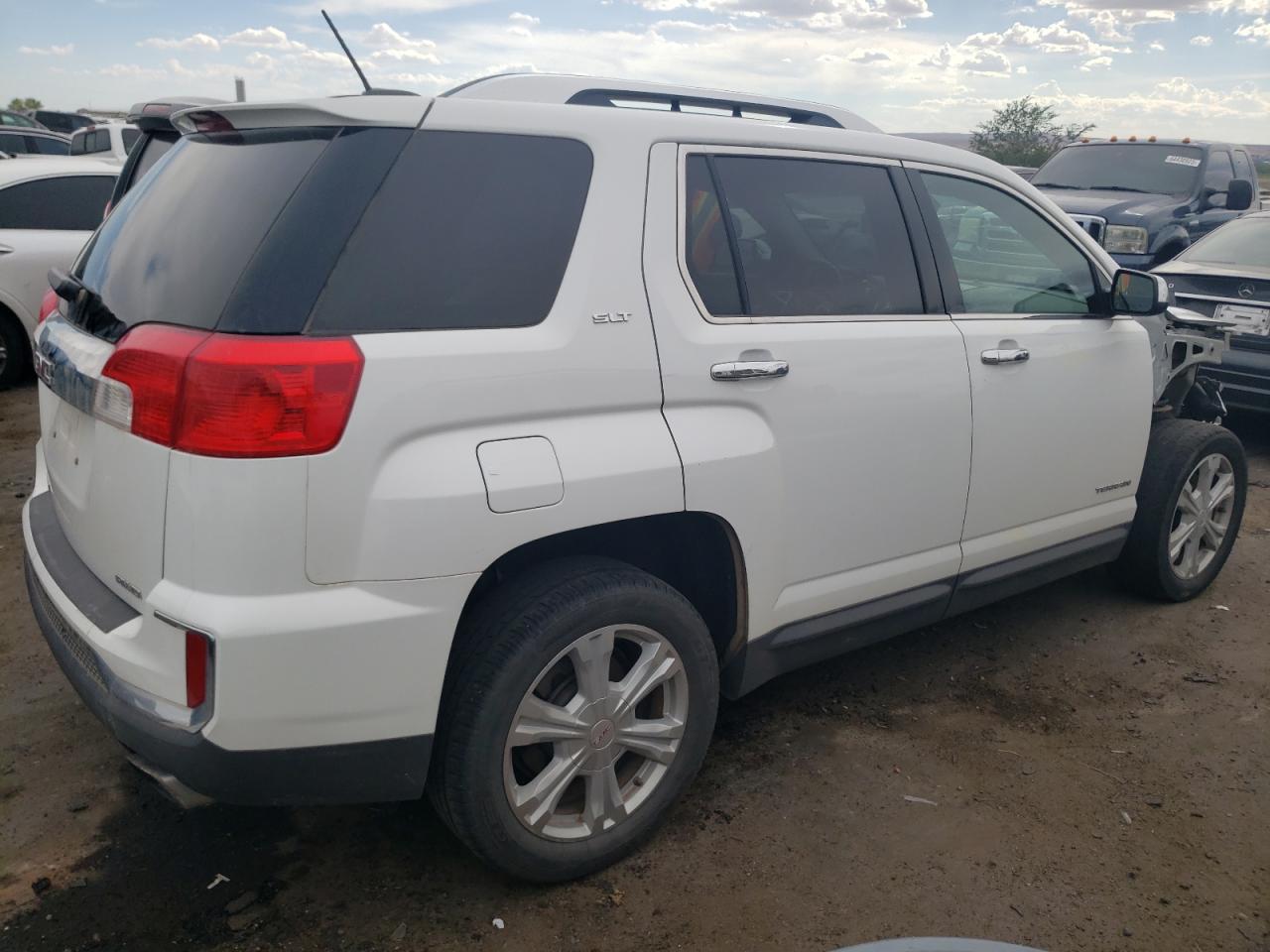 Photo 2 VIN: 2GKFLUE37G6136062 - GMC TERRAIN 