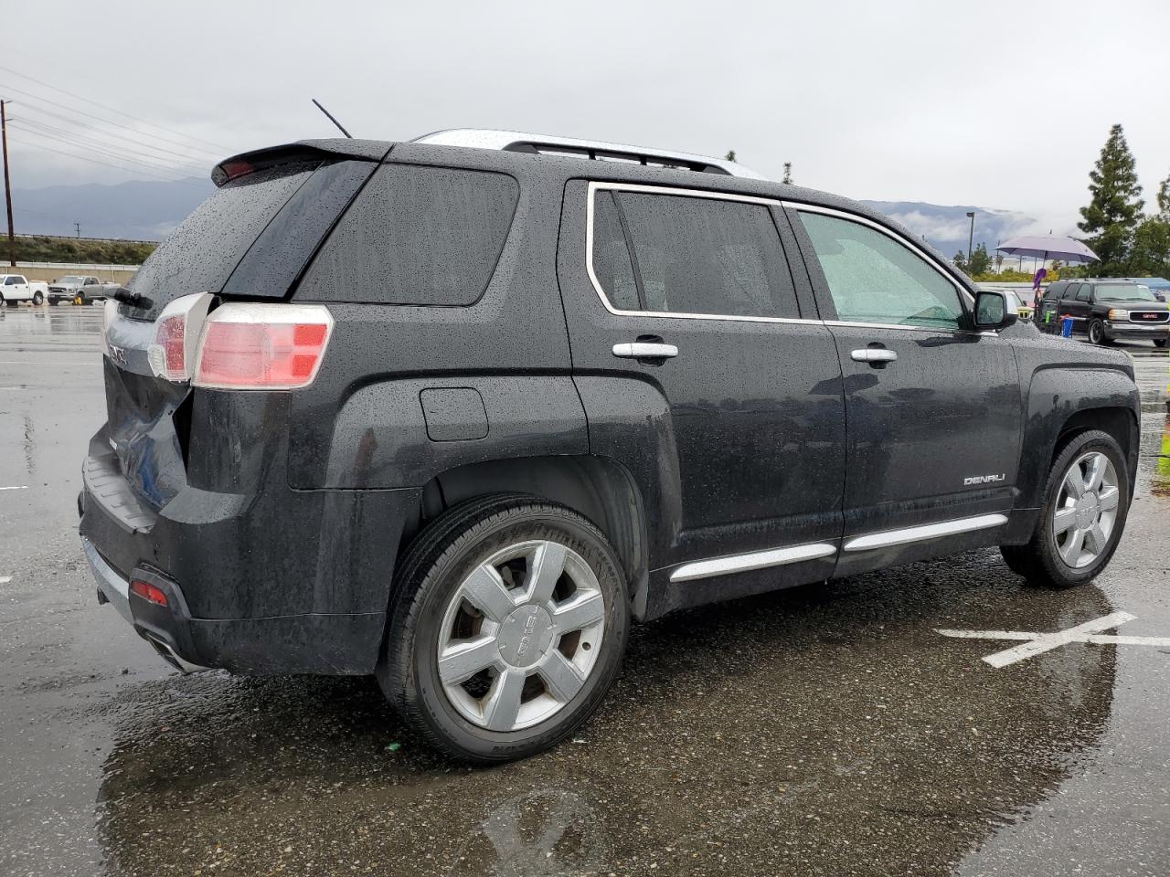 Photo 2 VIN: 2GKFLUE38F6131256 - GMC TERRAIN 