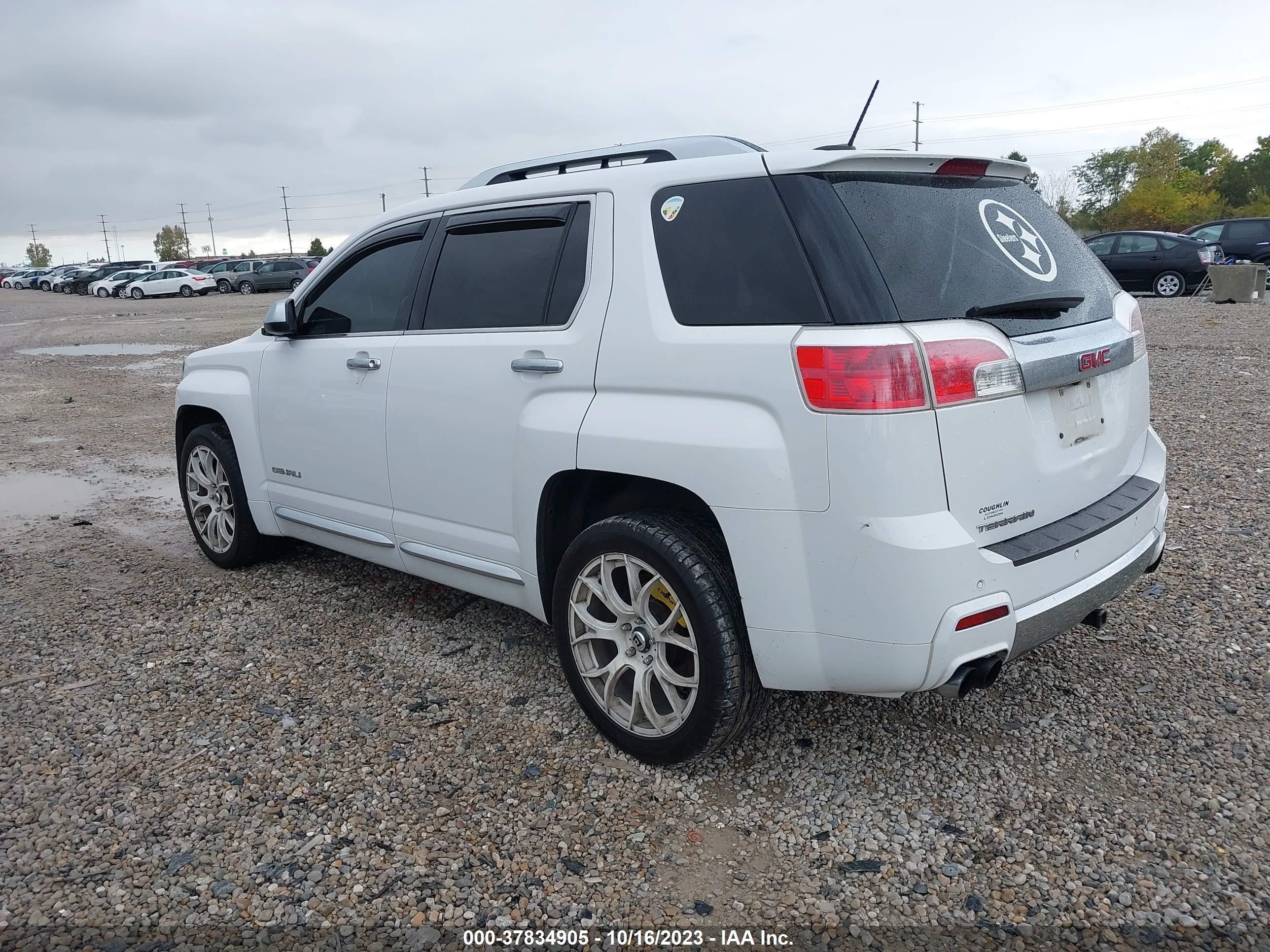 Photo 2 VIN: 2GKFLUE3XF6178675 - GMC TERRAIN 