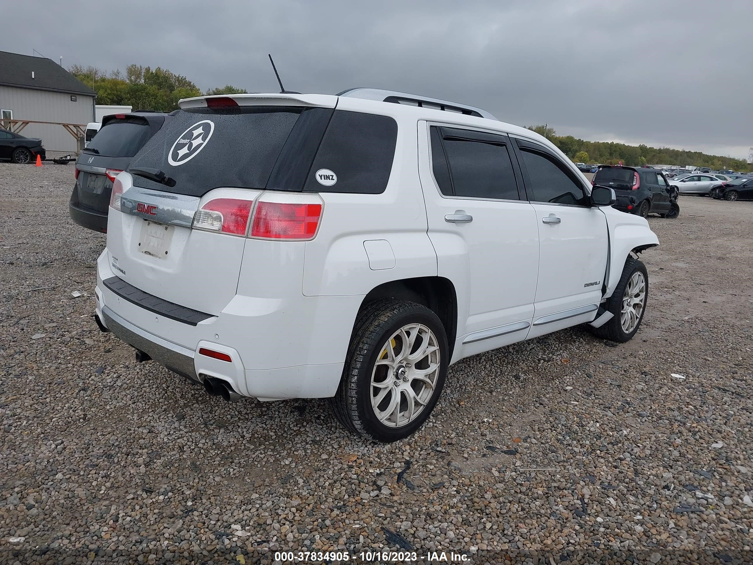 Photo 3 VIN: 2GKFLUE3XF6178675 - GMC TERRAIN 